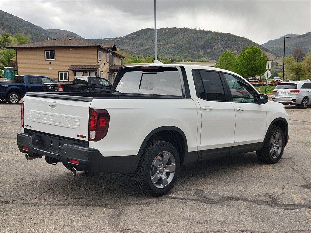 2025 Honda Ridgeline TrailSport photo 3