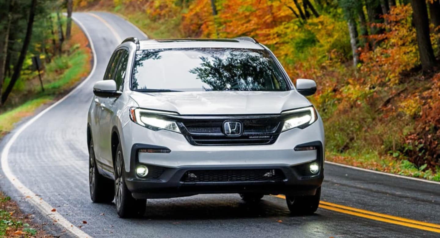 2022 Honda Pilot Driving Front