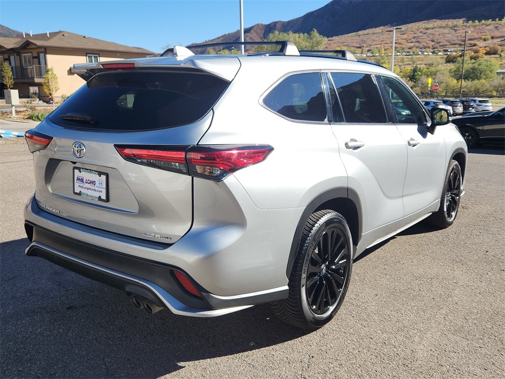 2023 Toyota Highlander XSE photo 3