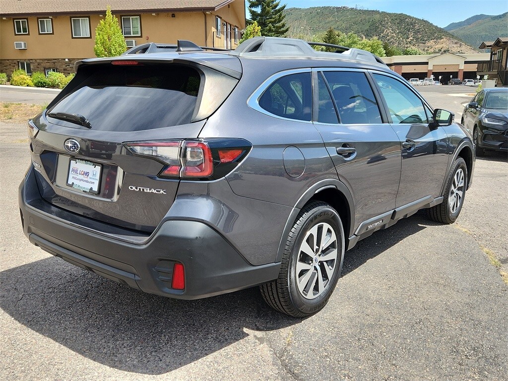 2020 Subaru Outback Premium photo 3