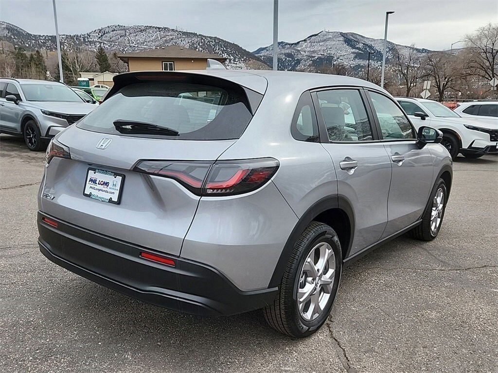 2025 Honda HR-V LX photo 3