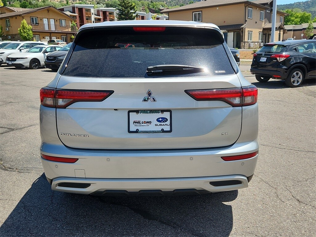 2023 Mitsubishi Outlander SE photo 4