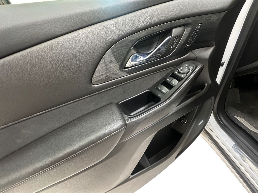 2023 Chevrolet Traverse High Country - Photo 16