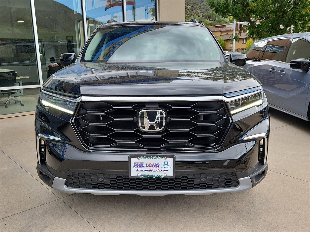 2025 Honda Pilot Touring photo 4