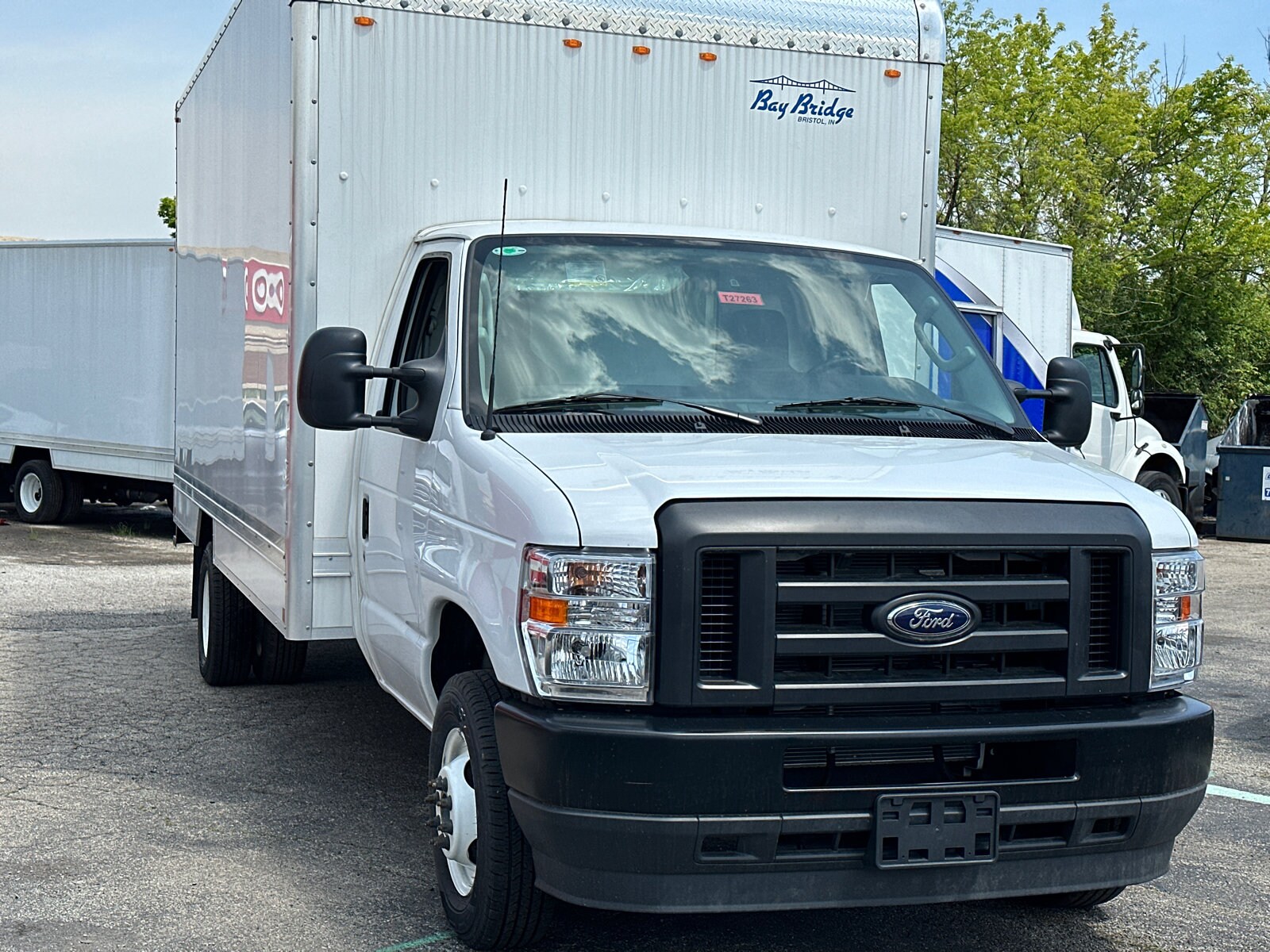 2024 Ford E-450 photo 2