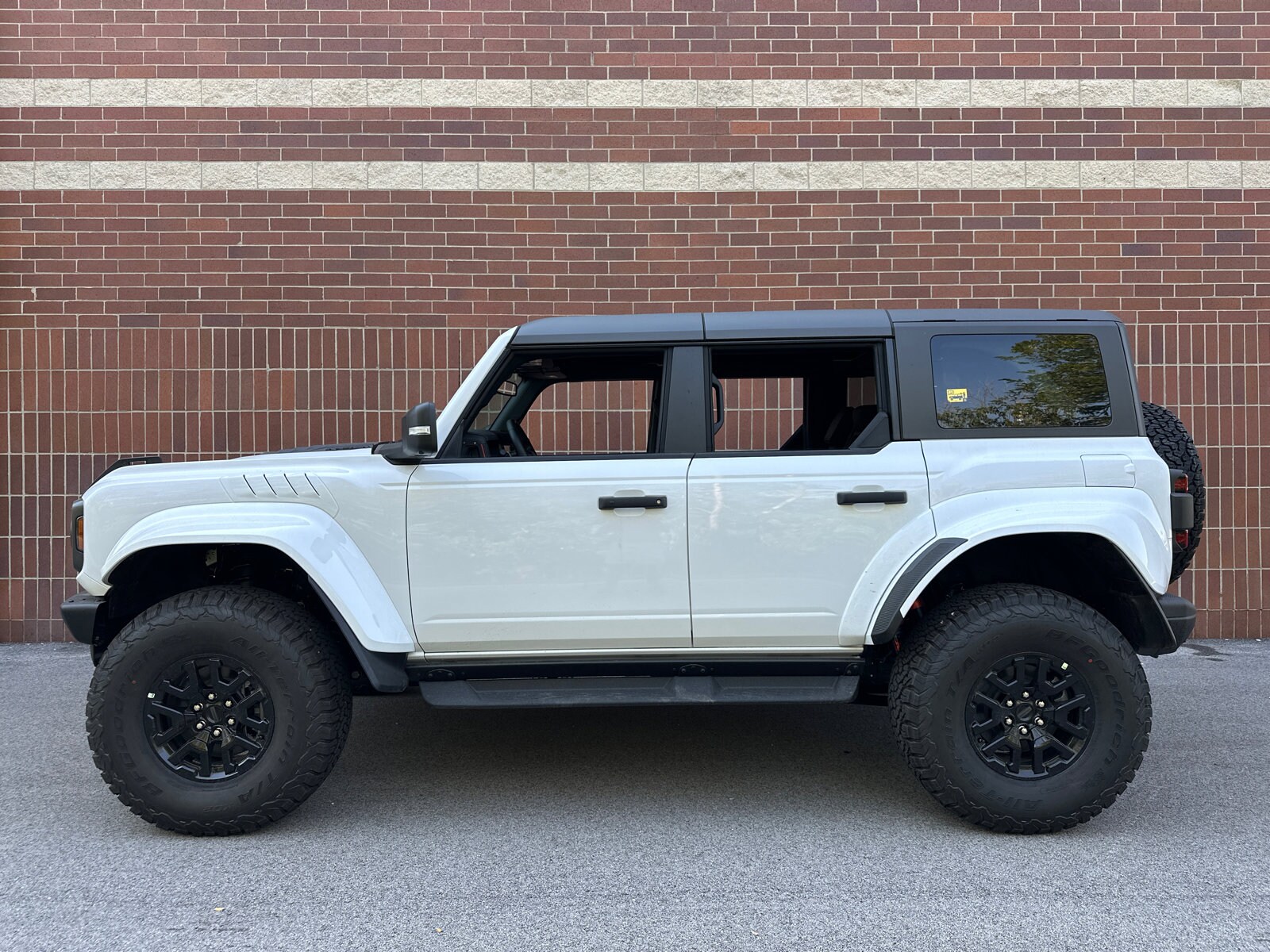 2025 Ford Bronco Raptor photo 2