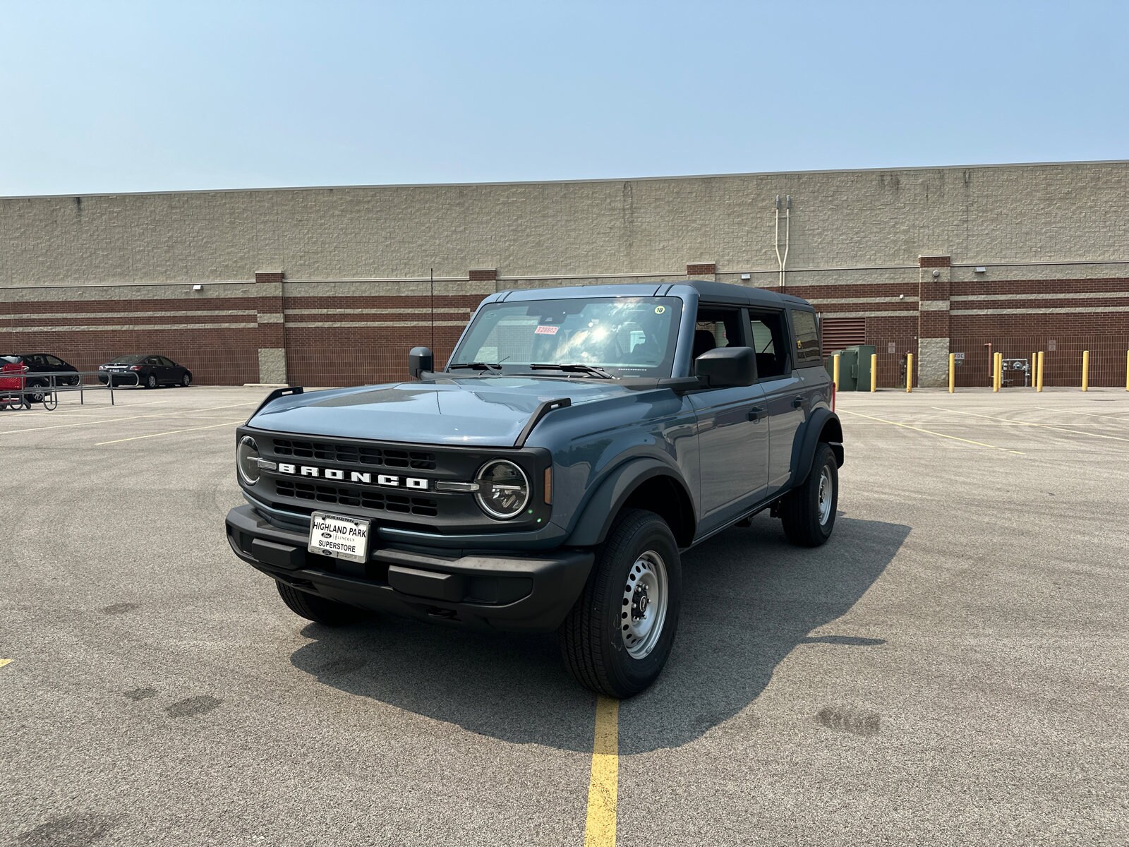 2025 Ford Bronco Base photo 4