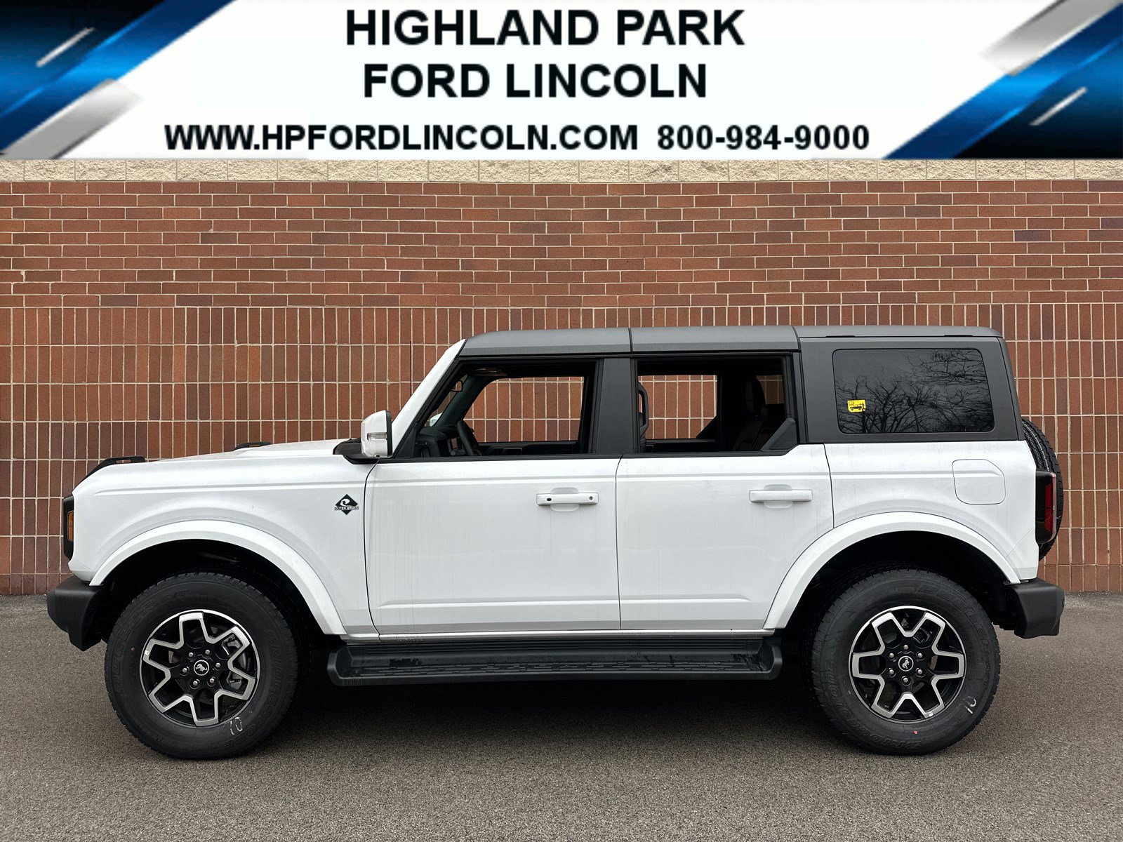 2025 Ford Bronco Outer Banks's photo