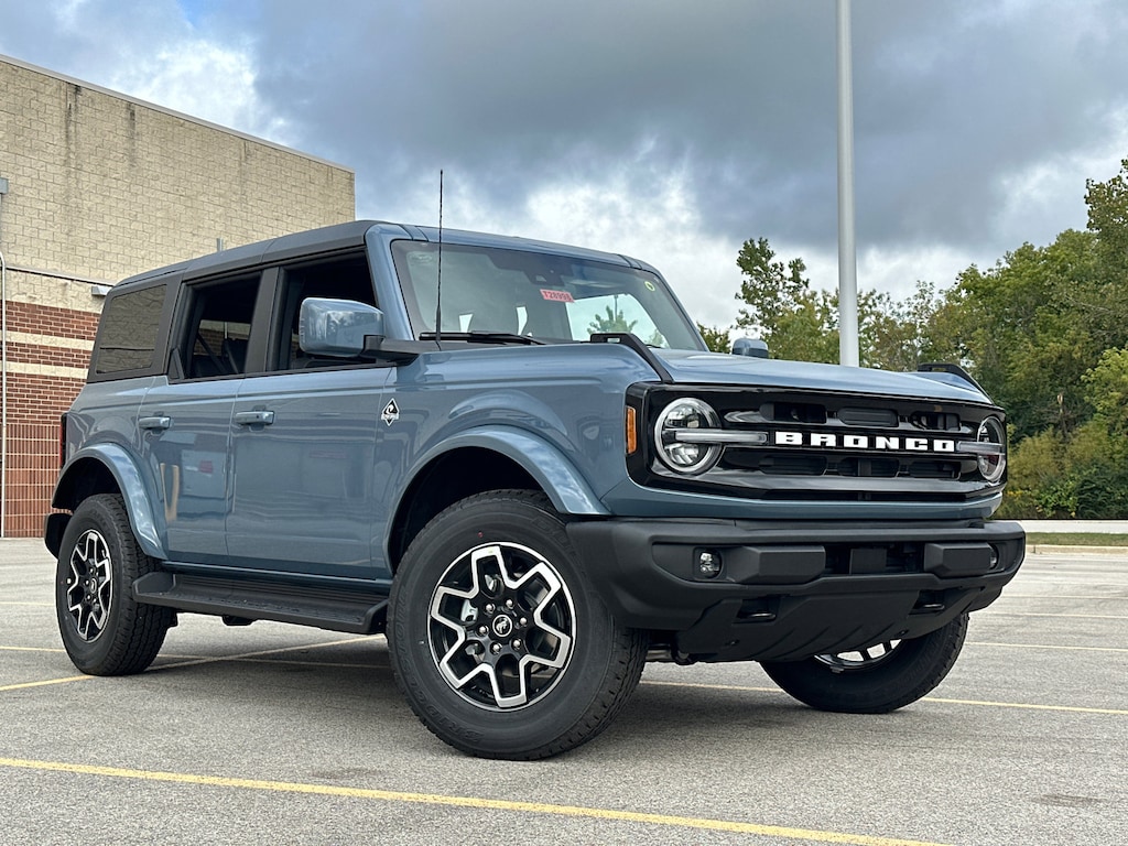 New 2025 Ford Bronco Outer Banks SUV