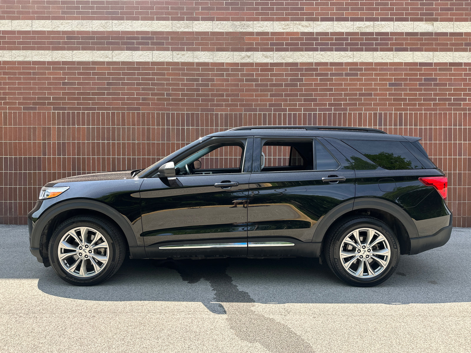 Used 2023 Ford Explorer XLT SUV