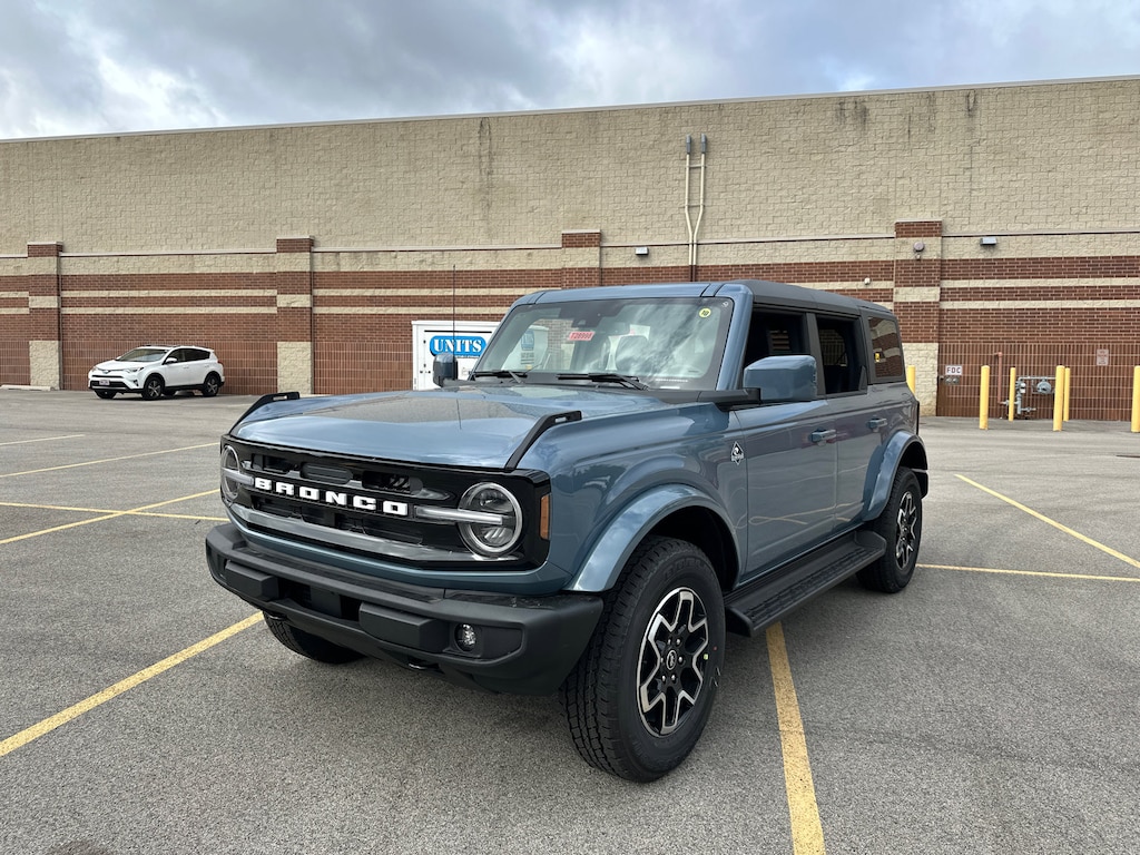 New 2025 Ford Bronco Outer Banks SUV