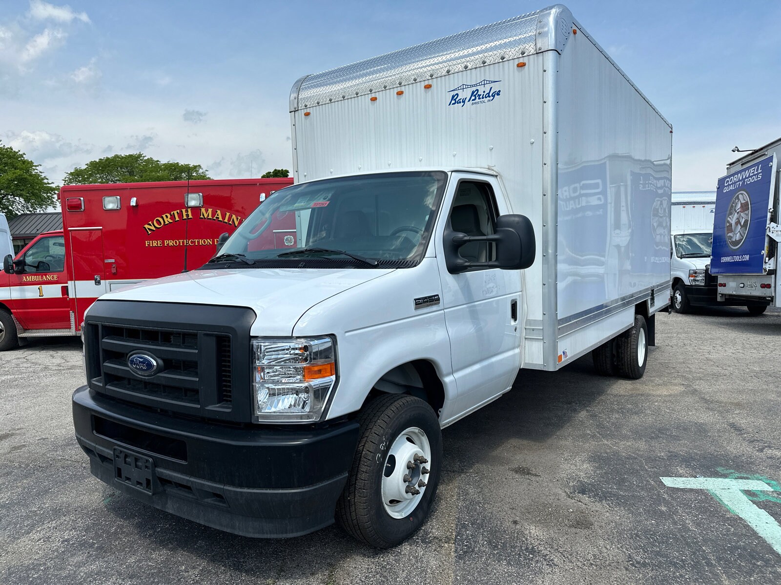 2024 Ford E-450 photo 4