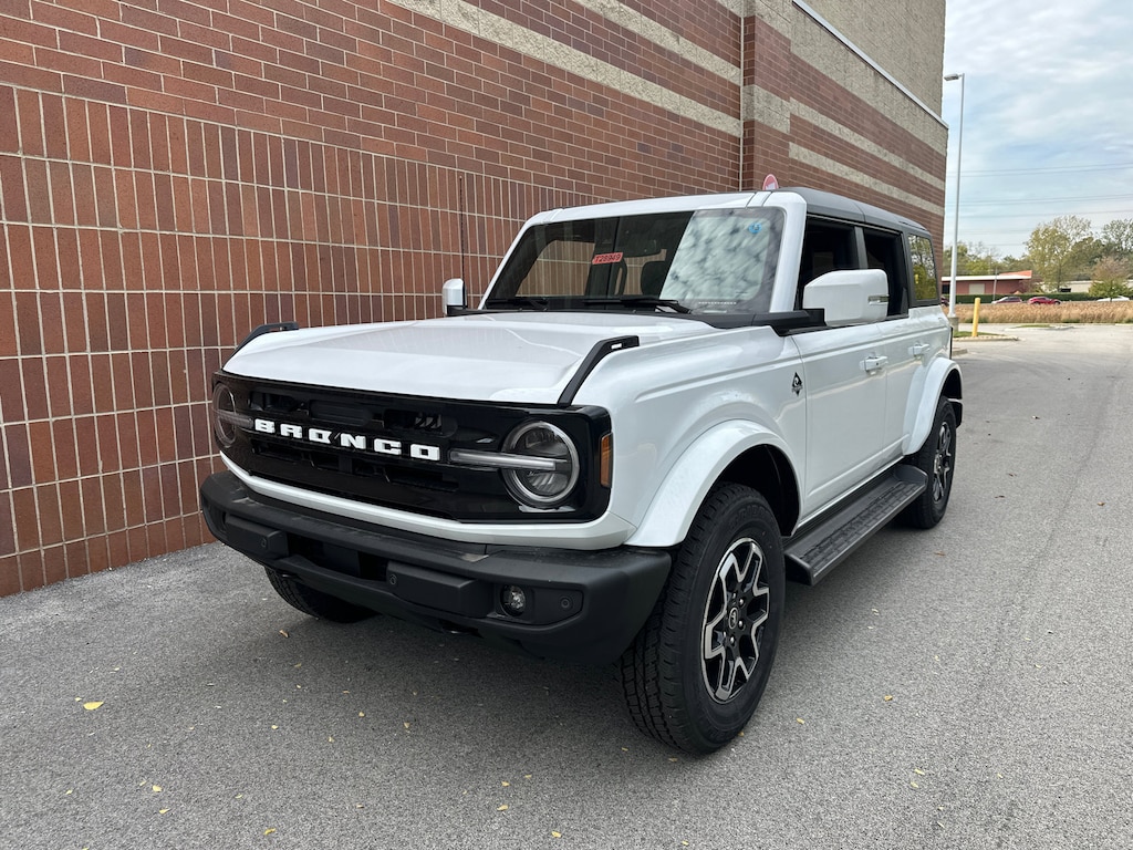 New 2025 Ford Bronco Outer Banks SUV