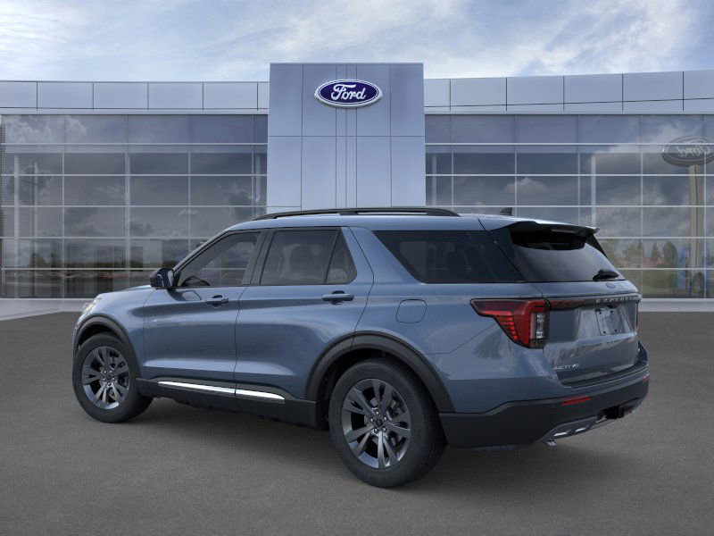 2025 Ford Explorer photo 2