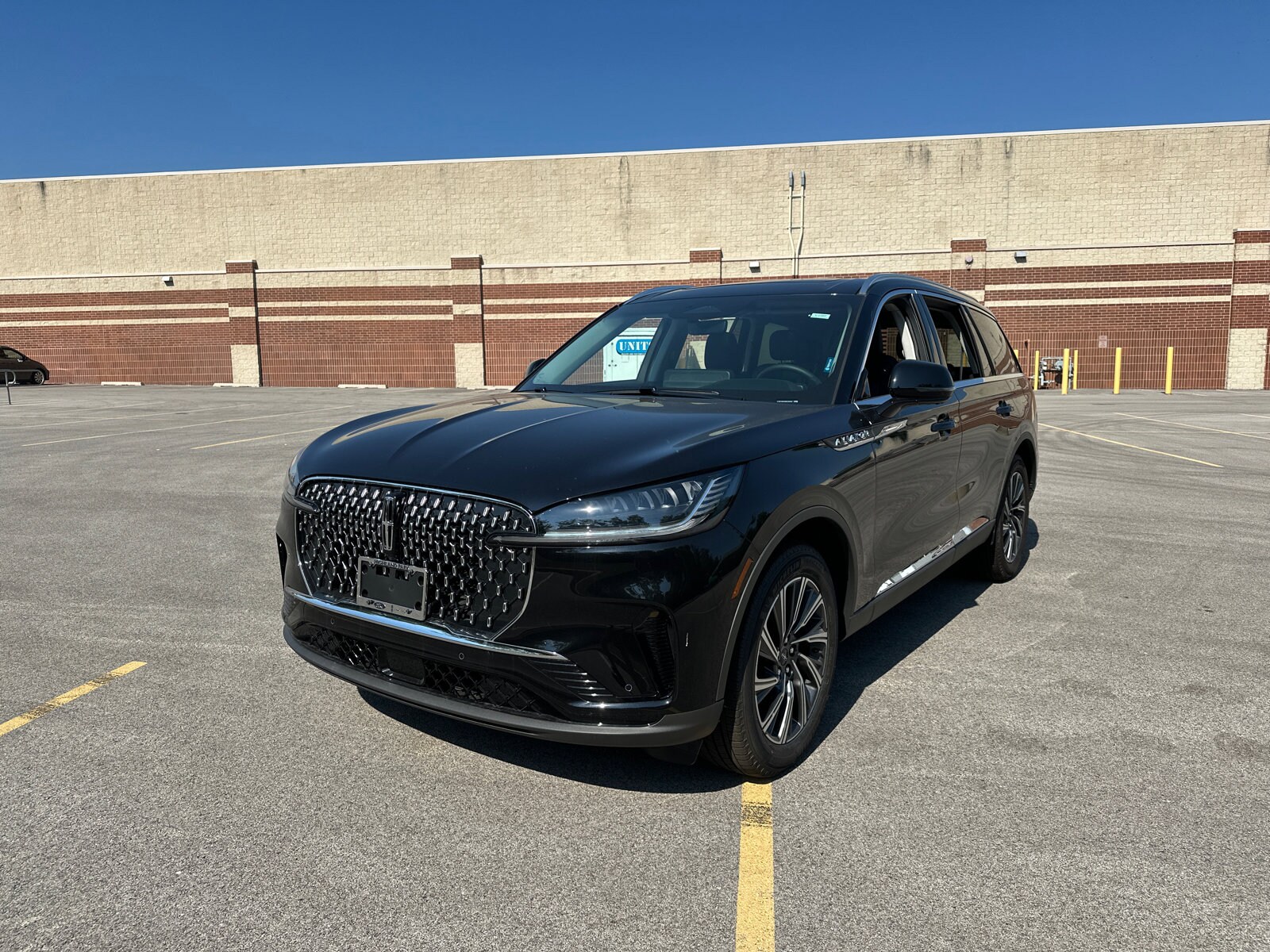2025 Lincoln Aviator photo 2