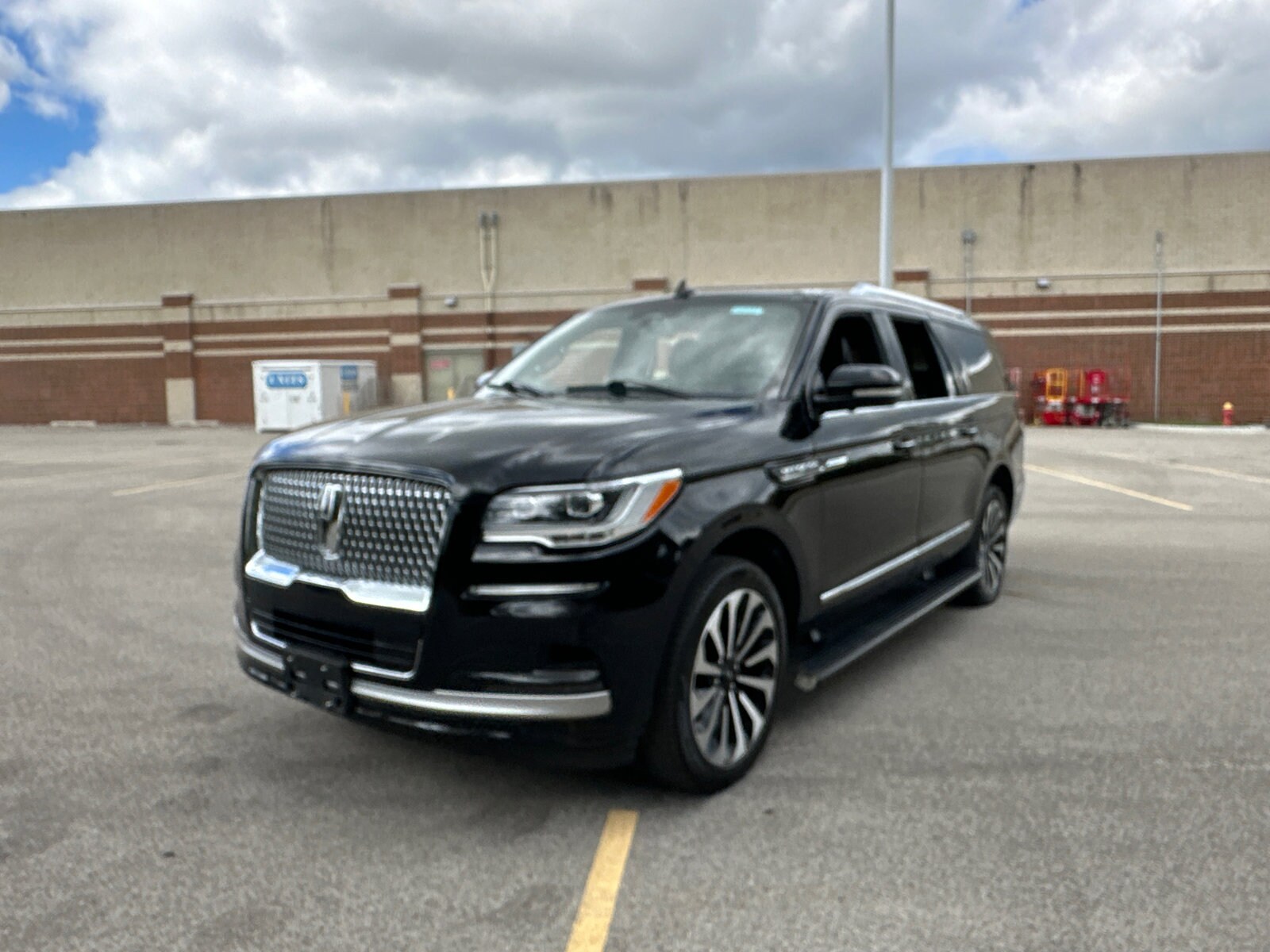 2023 Lincoln Navigator L Reserve photo 3