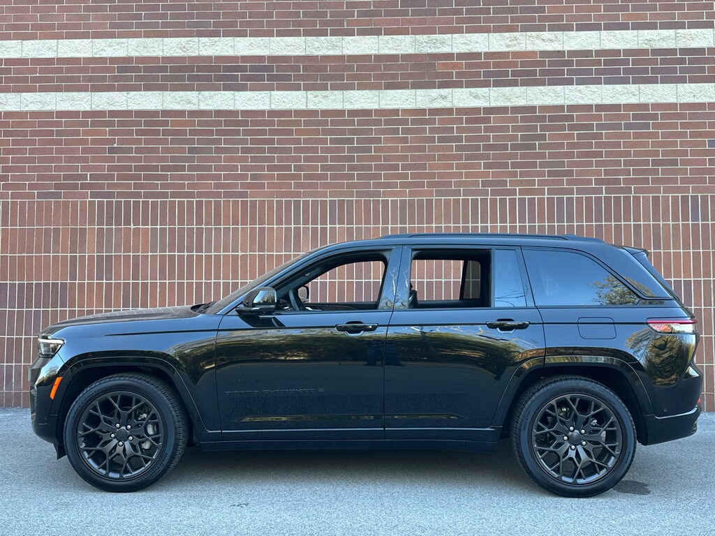 Used 2025 Jeep Grand Cherokee Summit SUV