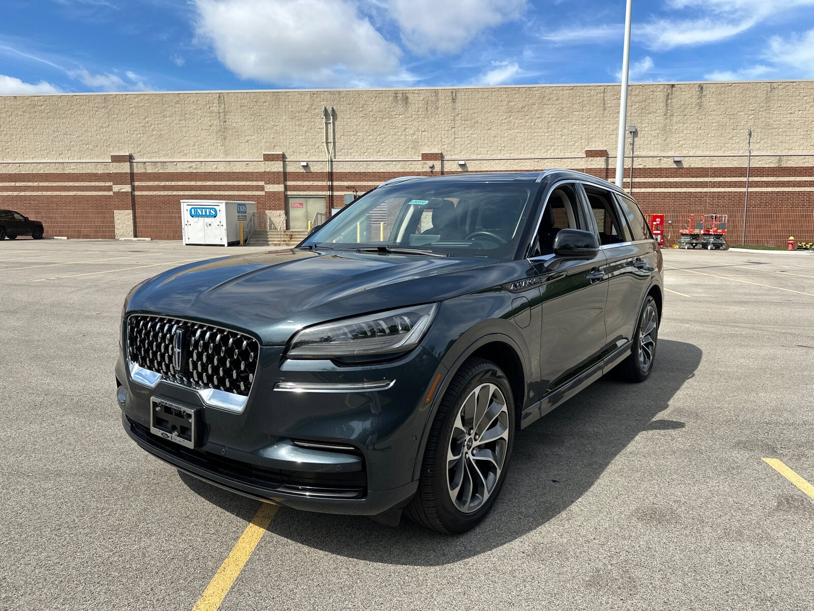 2023 Lincoln Aviator Grand Touring photo 3