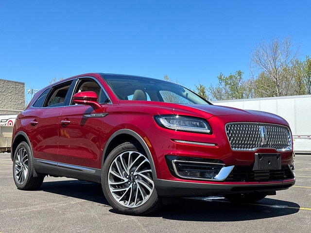 Used 2019 Lincoln Nautilus Reserve with VIN 2LMPJ8L98KBL39580 for sale in Highland Park, IL