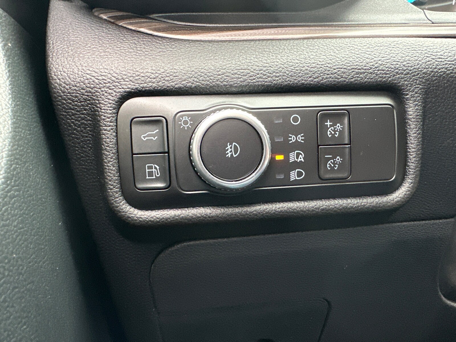 2023 Ford Explorer Limited - Photo 25
