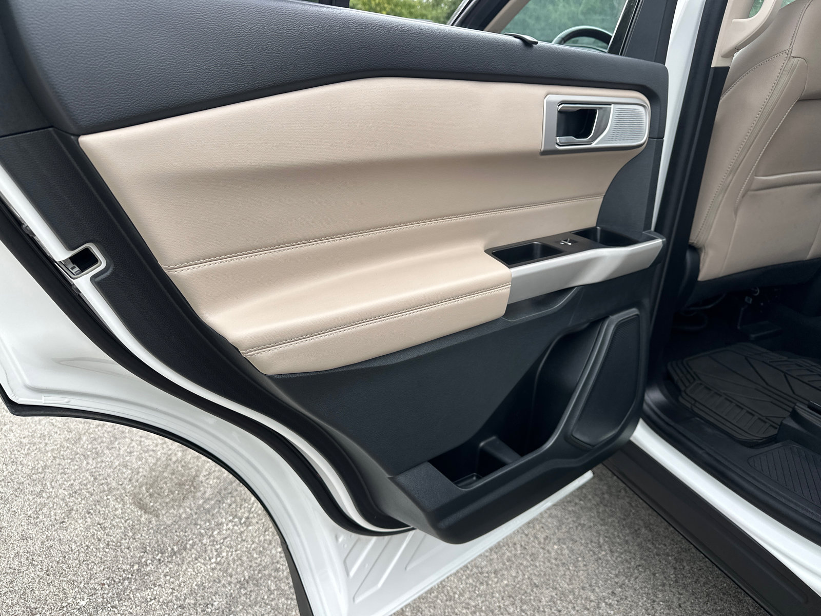 2023 Ford Explorer Limited - Photo 31