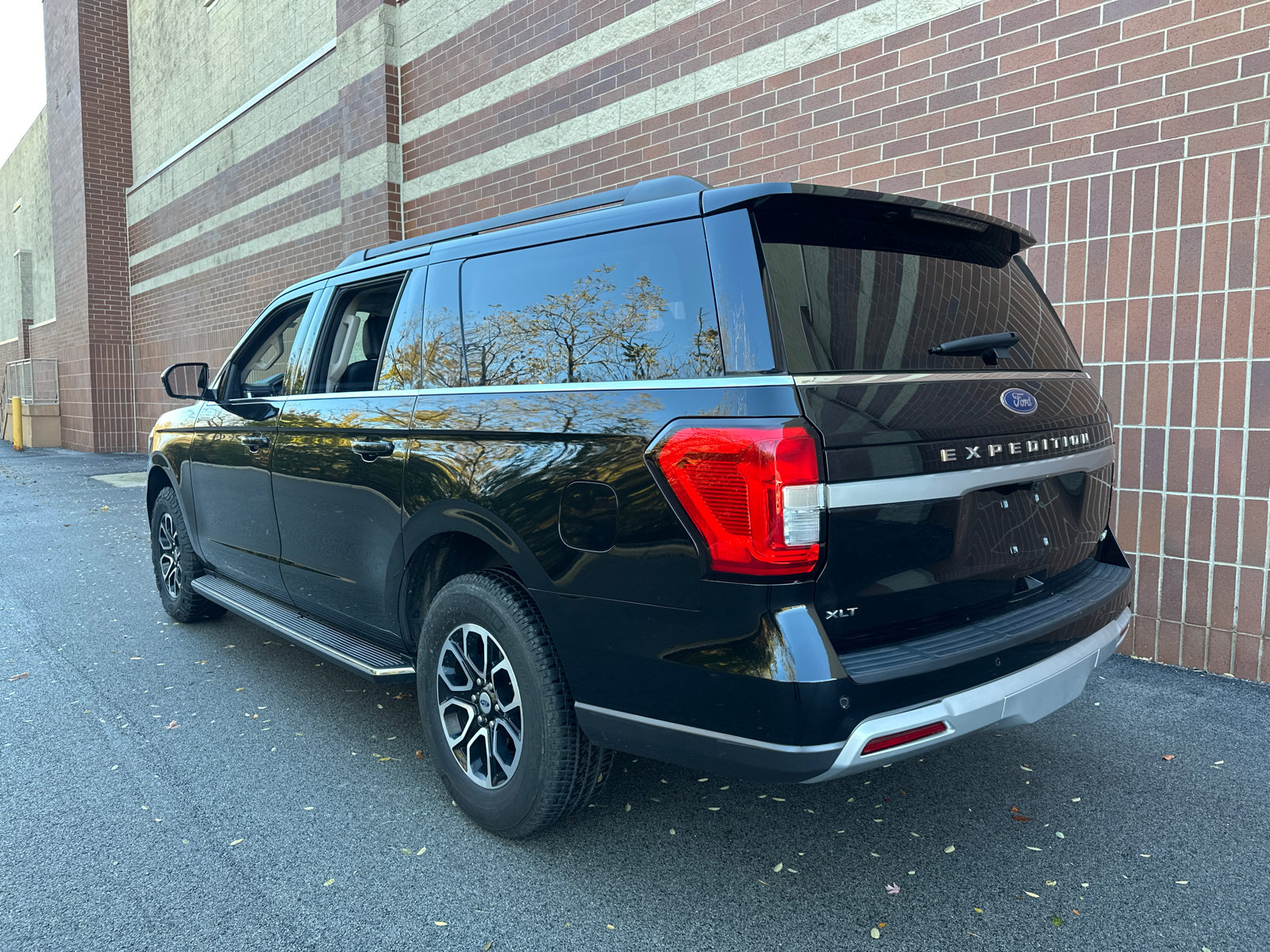 2023 Ford Expedition XLT - Photo 6