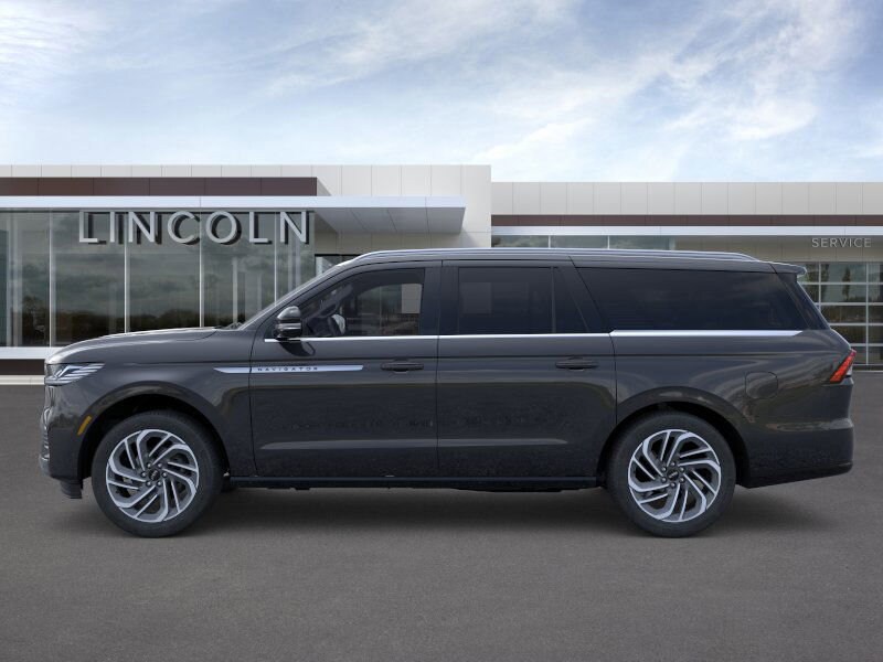 2025 Lincoln Navigator L Reserve photo 3