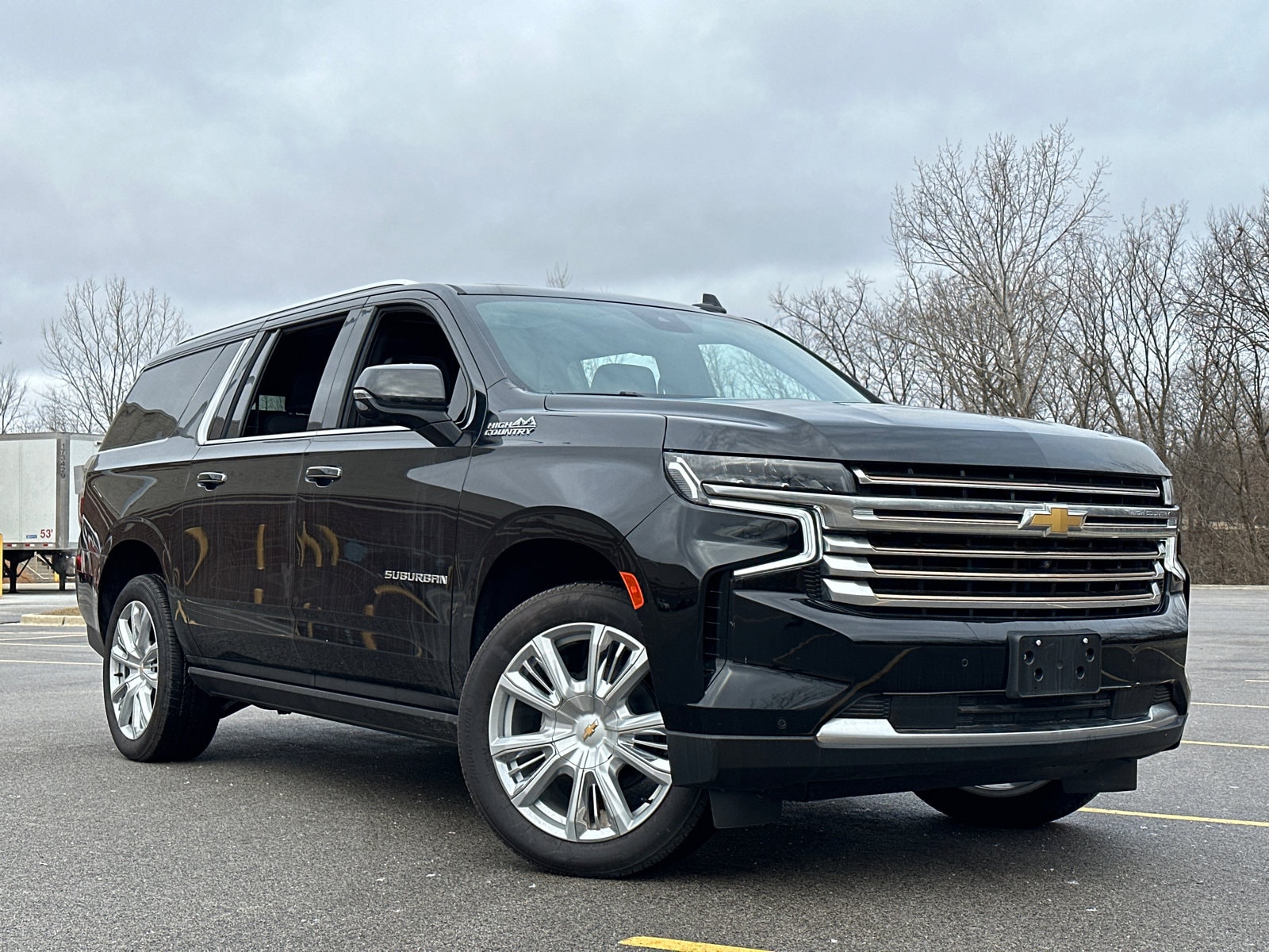 Used 2024 Chevrolet Suburban High Country with VIN 1GNSKGKL6RR173184 for sale in Highland Park, IL