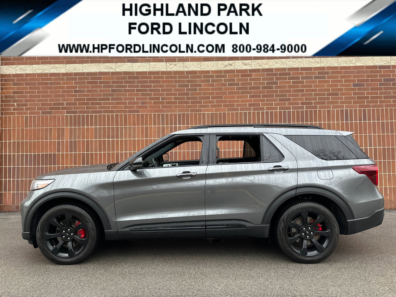 2023 Ford Explorer ST's photo