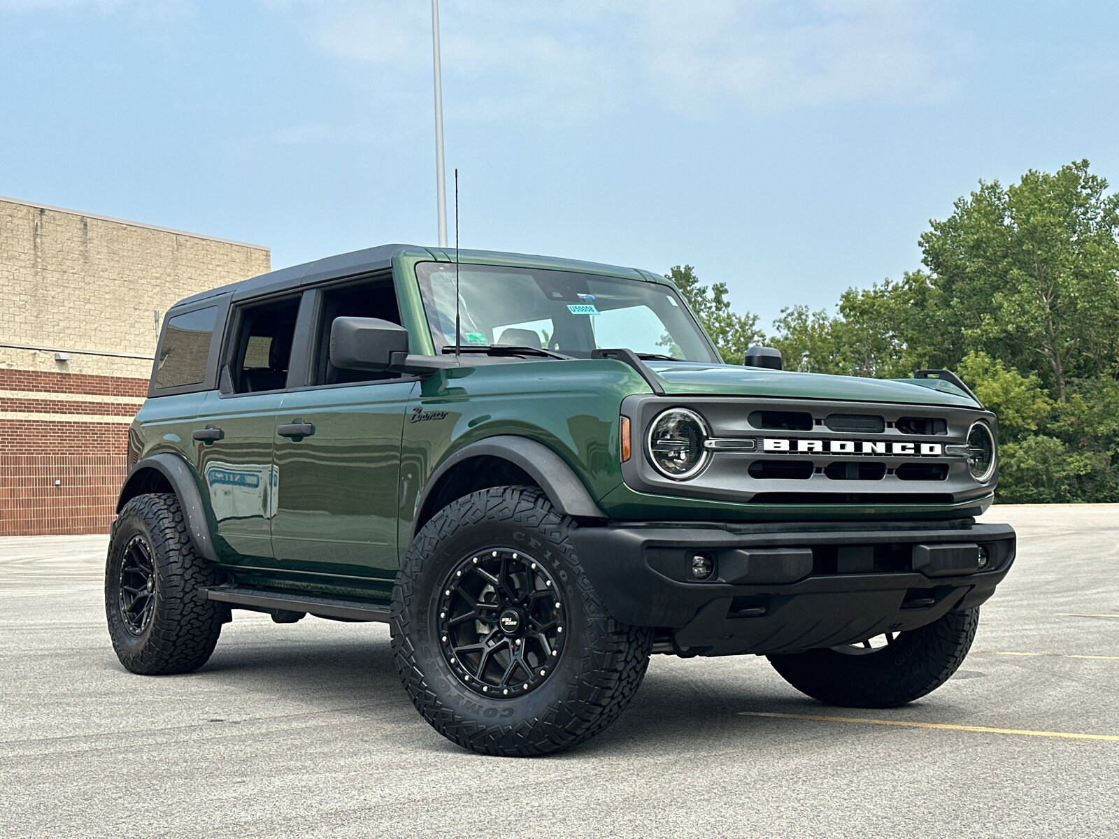 2024 Ford Bronco Big Bend photo 2