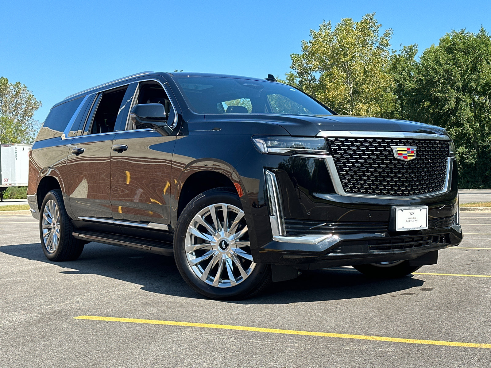 Used 2023 Cadillac Escalade ESV Premium Luxury with VIN 1GYS4KKLXPR268523 for sale in Highland Park, IL