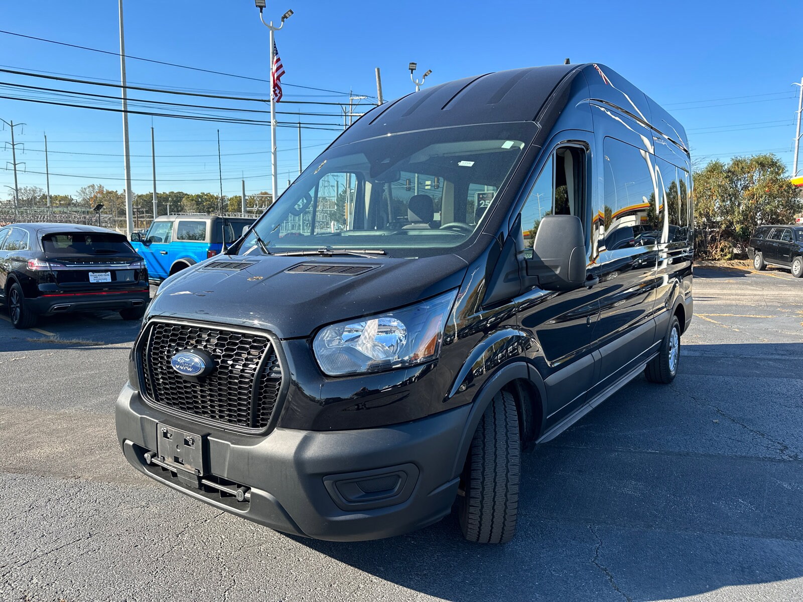 2023 Ford Transit Passenger XL photo 4