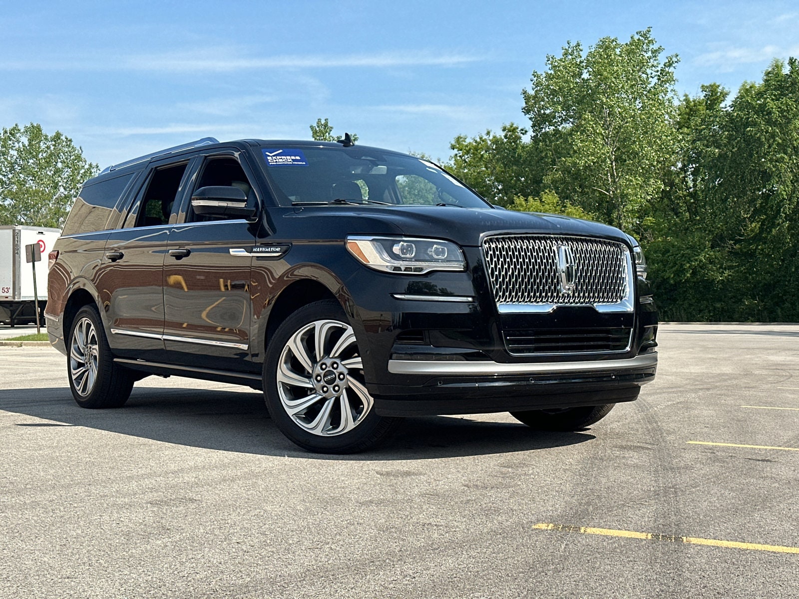 Used 2024 Lincoln Navigator Reserve L with VIN 5LMJJ3LG6REL02610 for sale in Highland Park, IL