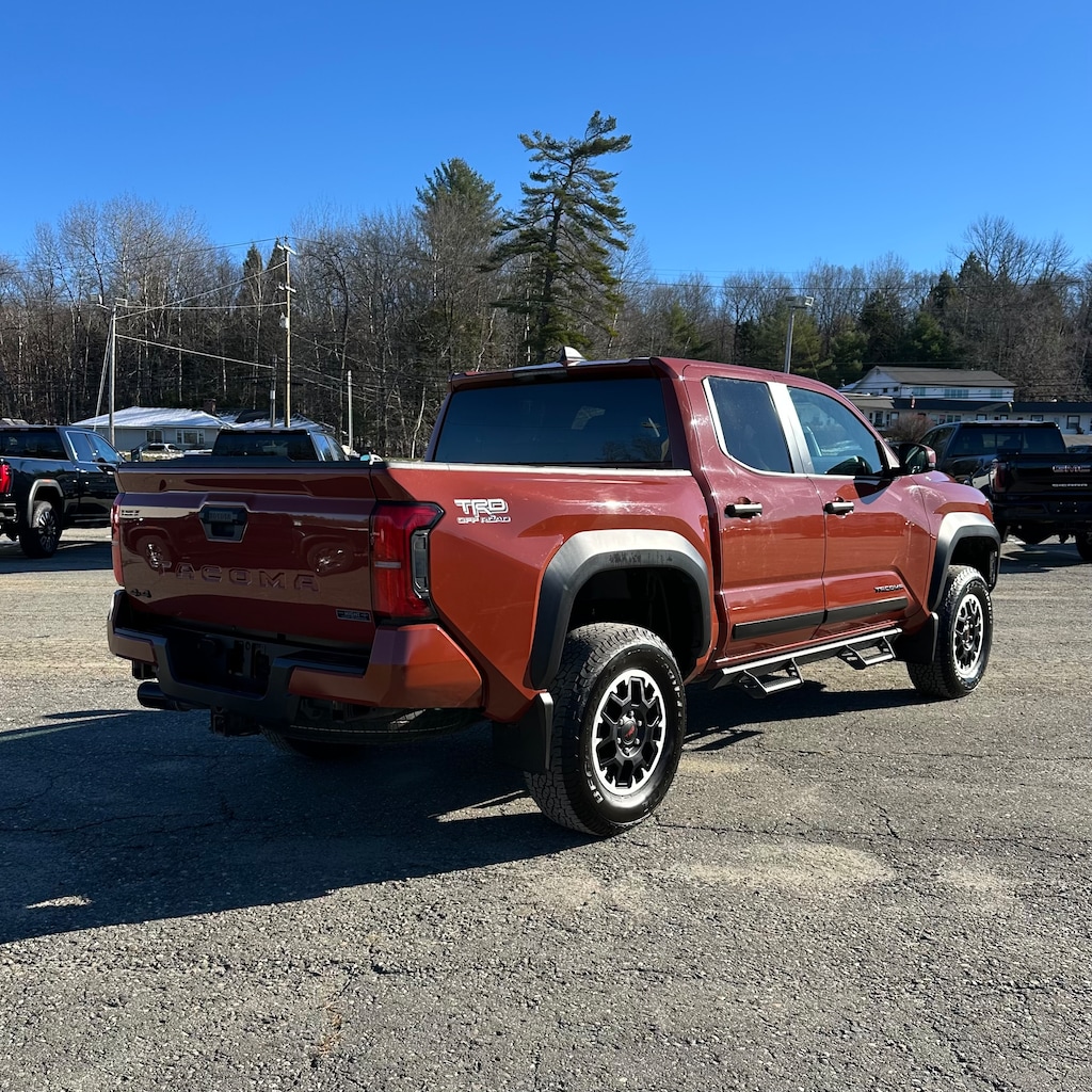 Used 2025 Toyota Tacoma 4WD SR Crew Cab Pickup