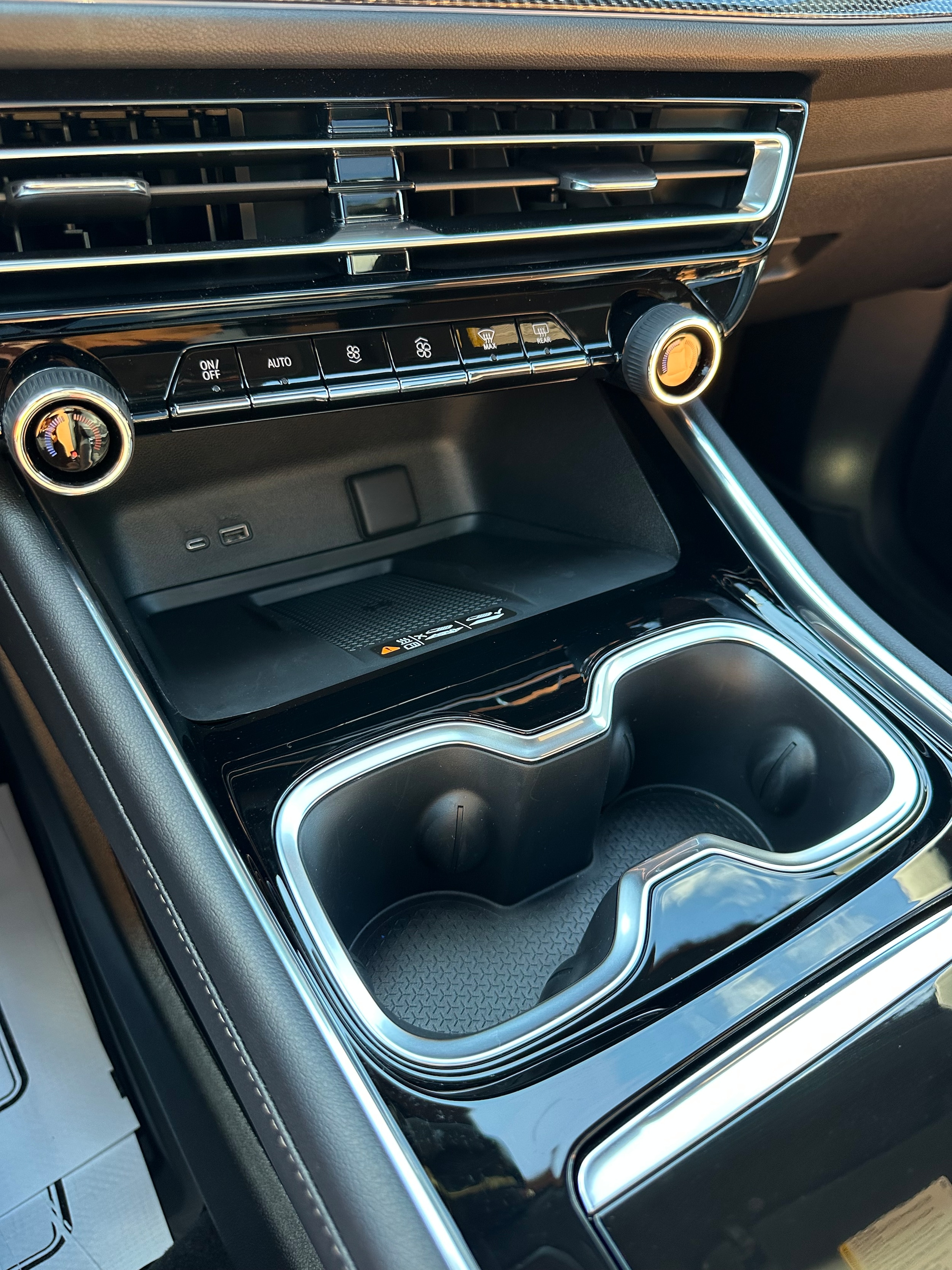 2027 Chevrolet Traverse Z71 - Photo 19