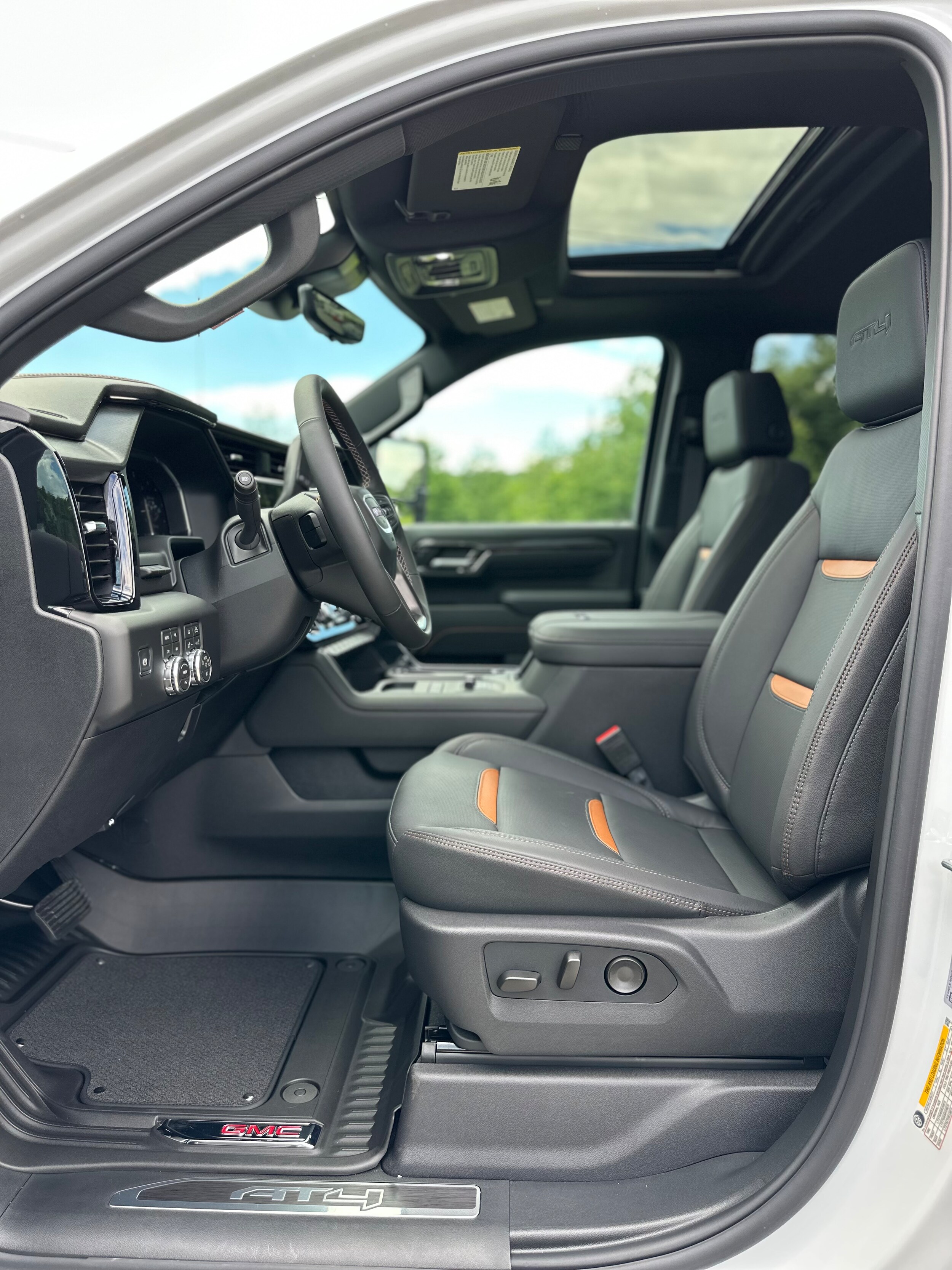 2026 GMC Sierra 2500HD AT4 - Photo 12
