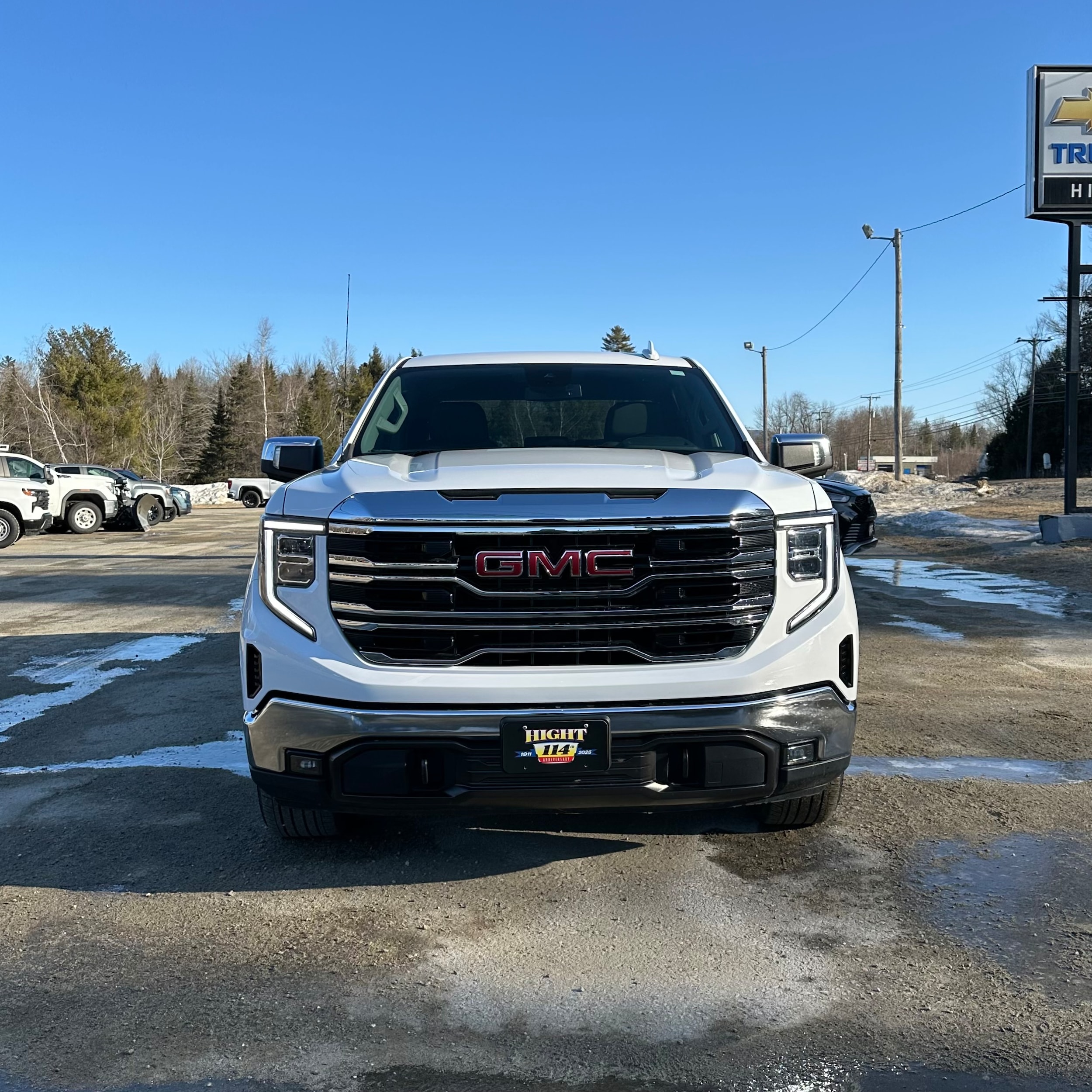 2024 GMC Sierra 1500 SLT - Photo 8