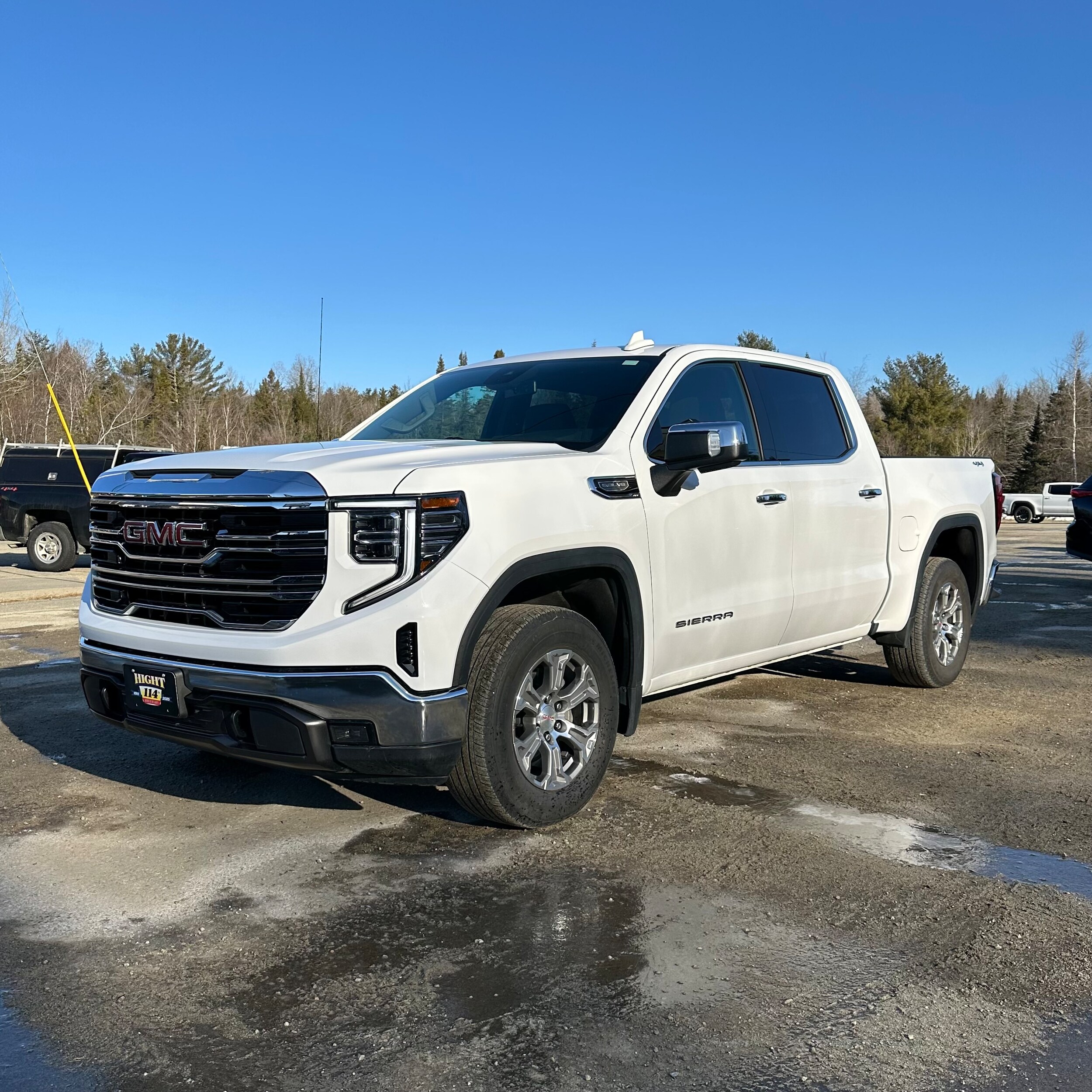 2024 GMC Sierra 1500 SLT - Photo 7