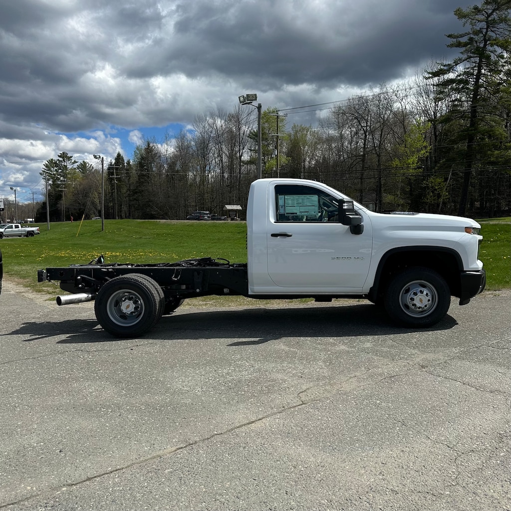 New 2026 Chevrolet Silverado 3500 HD Chassis Cab Work Truck Truck