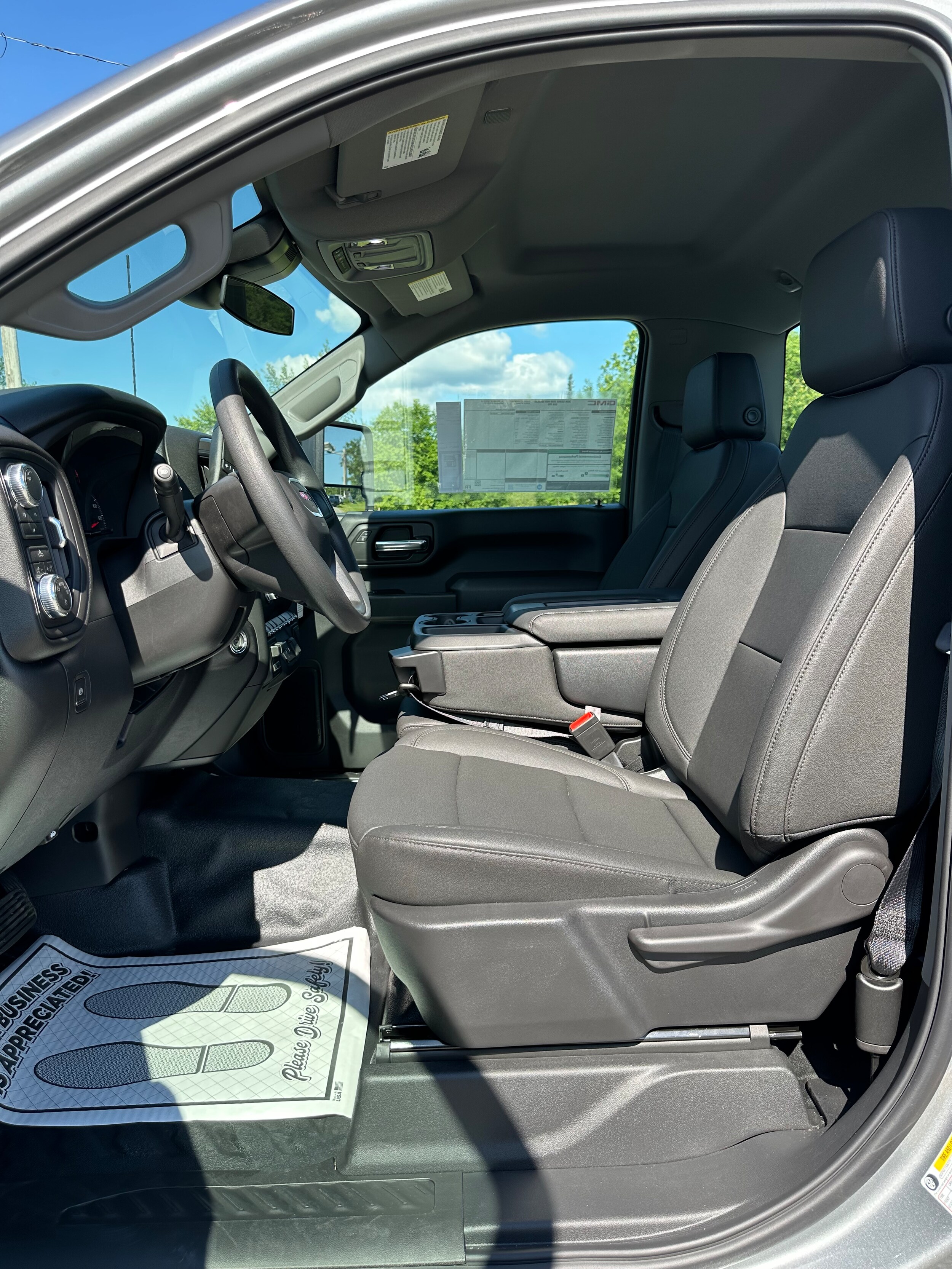 2026 GMC Sierra 3500HD Pro - Photo 10