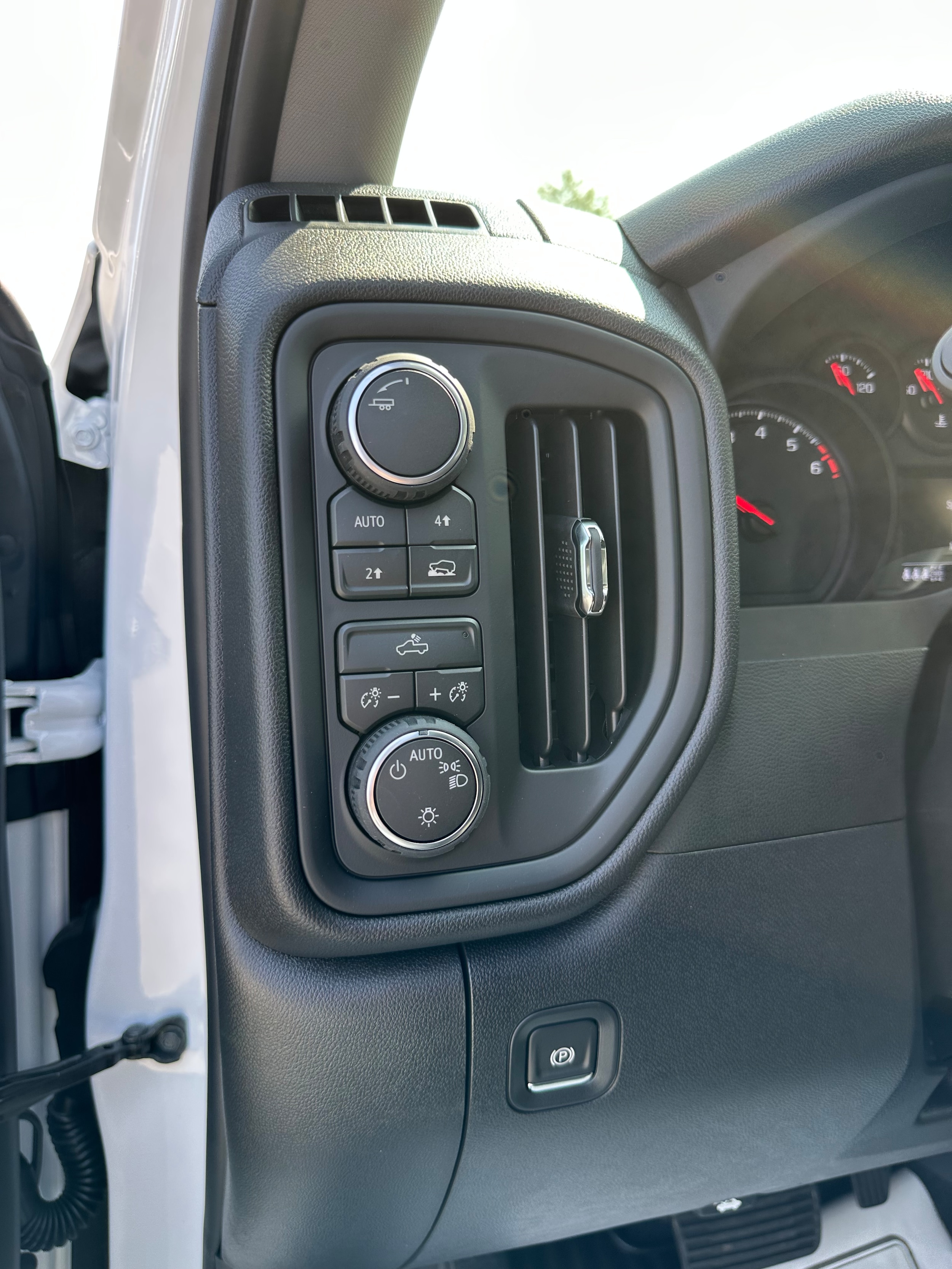 2026 Chevrolet Silverado 1500 Custom - Photo 14