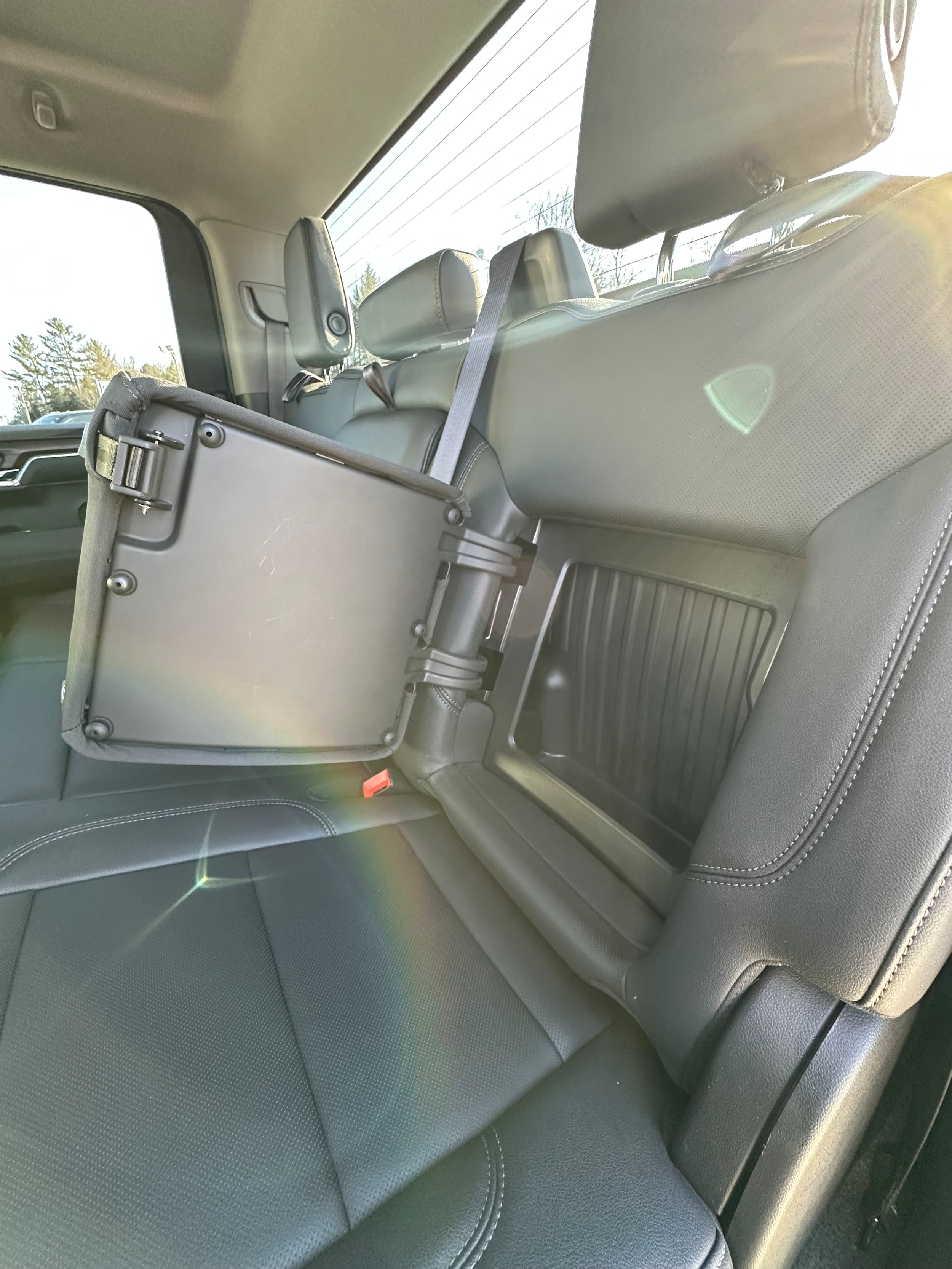 2024 GMC Sierra 1500 SLT - Photo 18