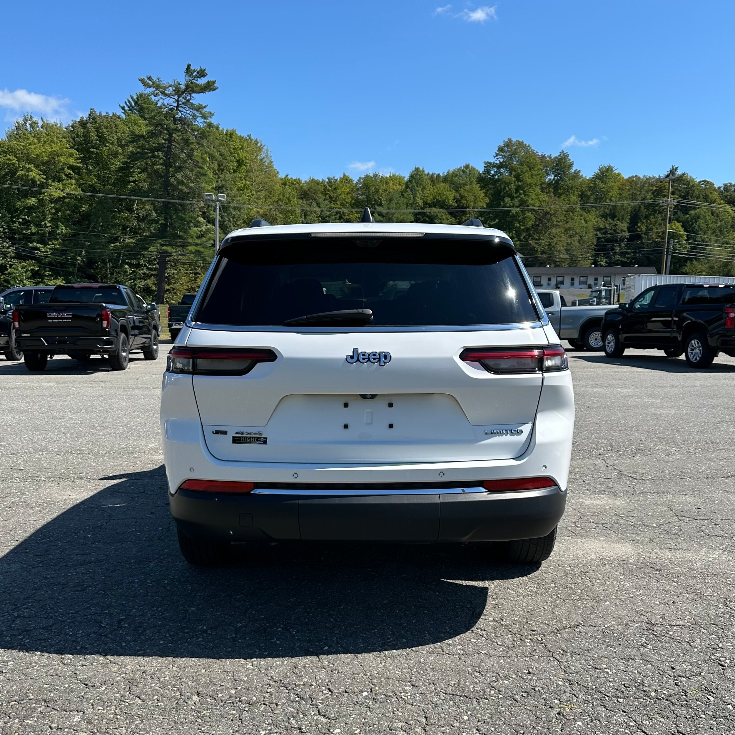 2022 Jeep Grand Cherokee Limited photo 2