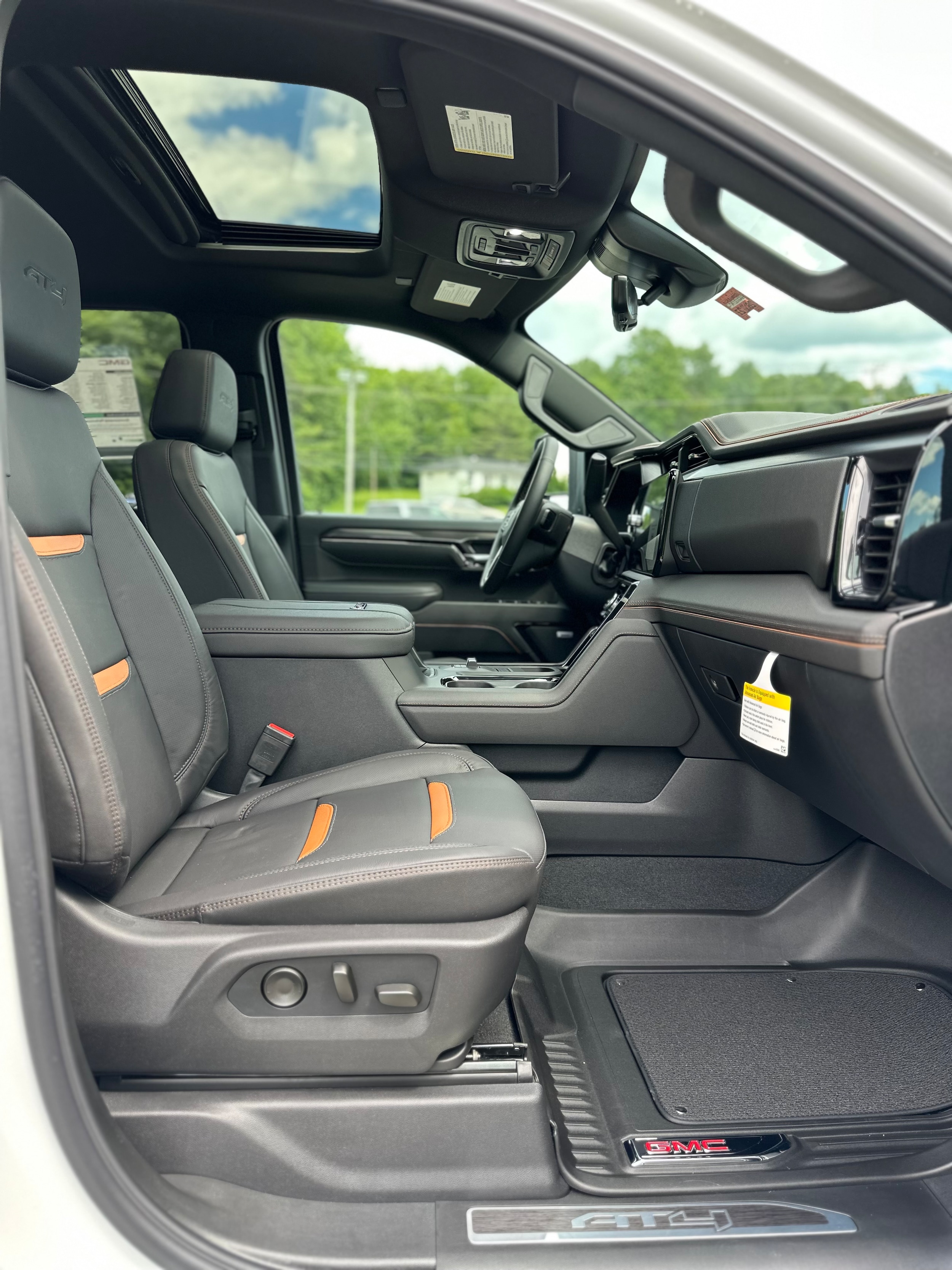 2026 GMC Sierra 2500HD AT4 - Photo 13