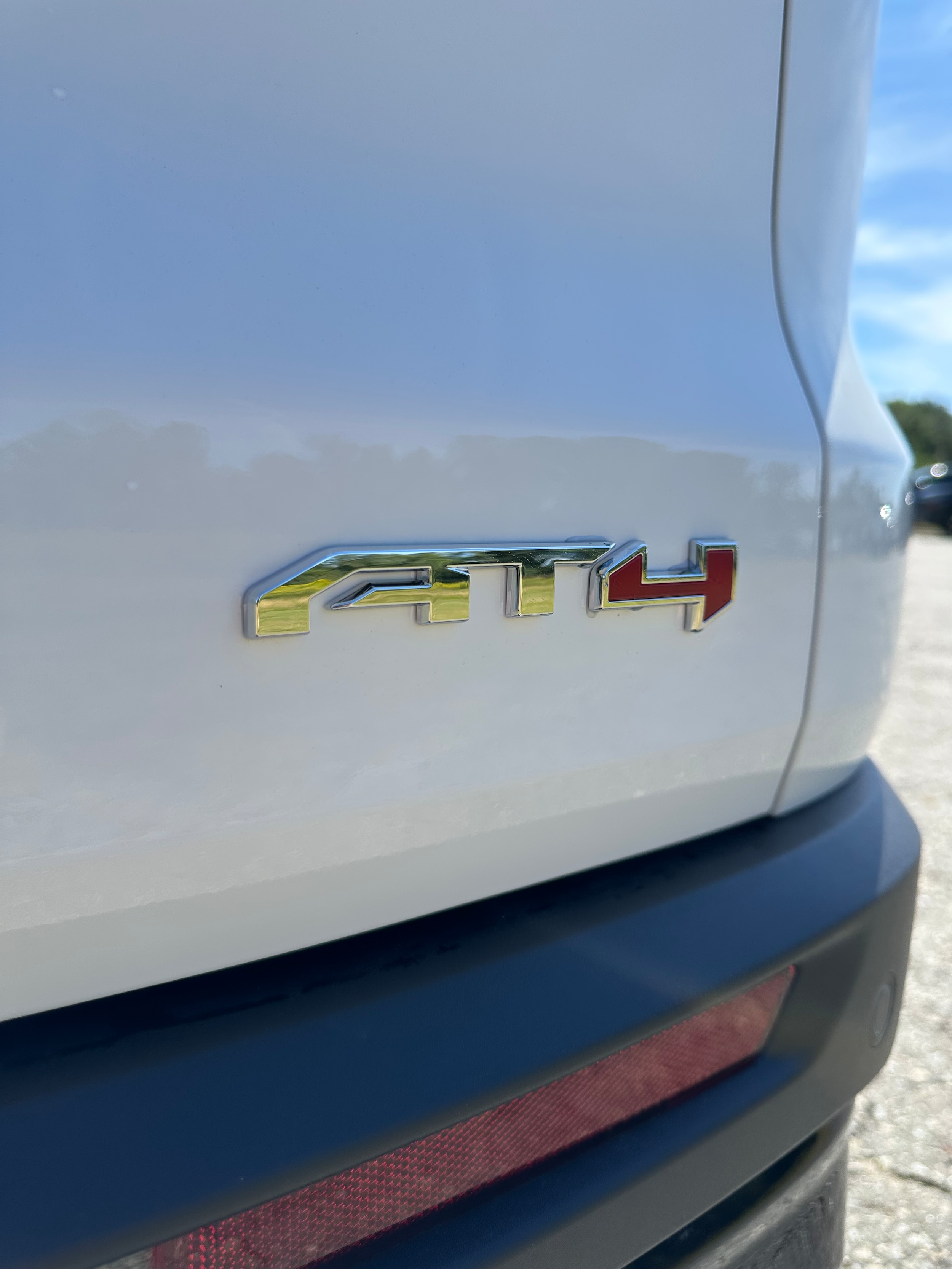 2026 GMC Acadia AT4 - Photo 32
