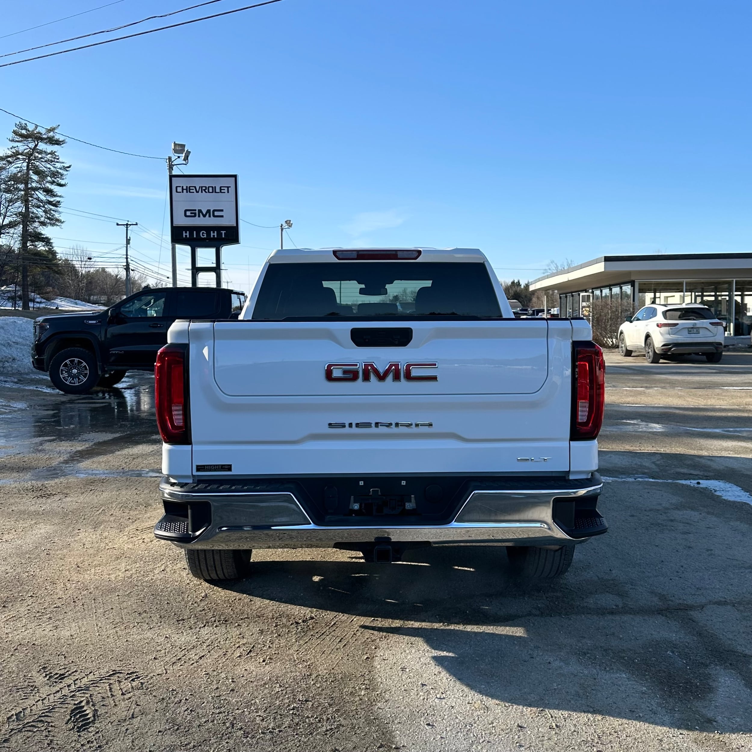 2024 GMC Sierra 1500 SLT - Photo 4
