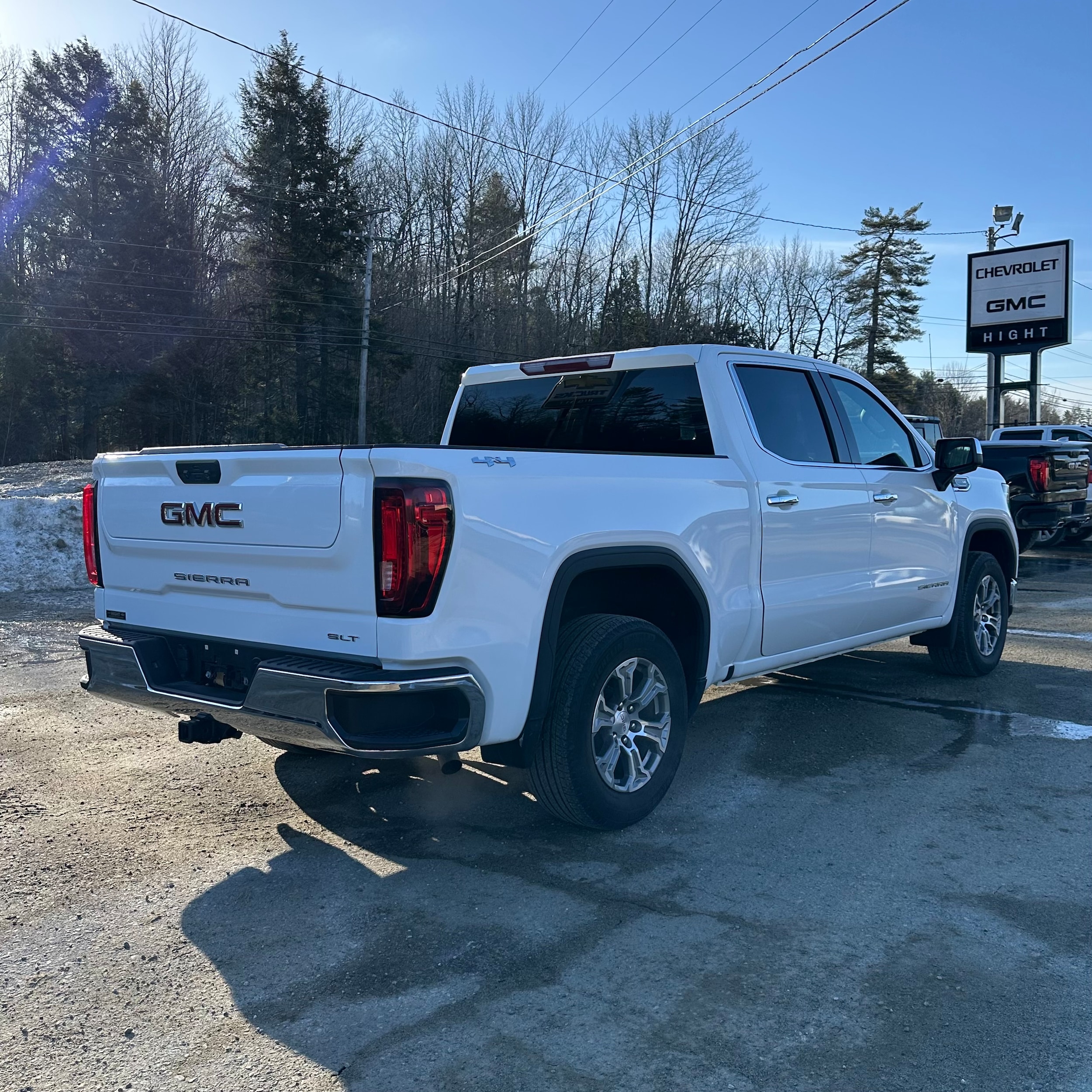 2024 GMC Sierra 1500 SLT - Photo 3