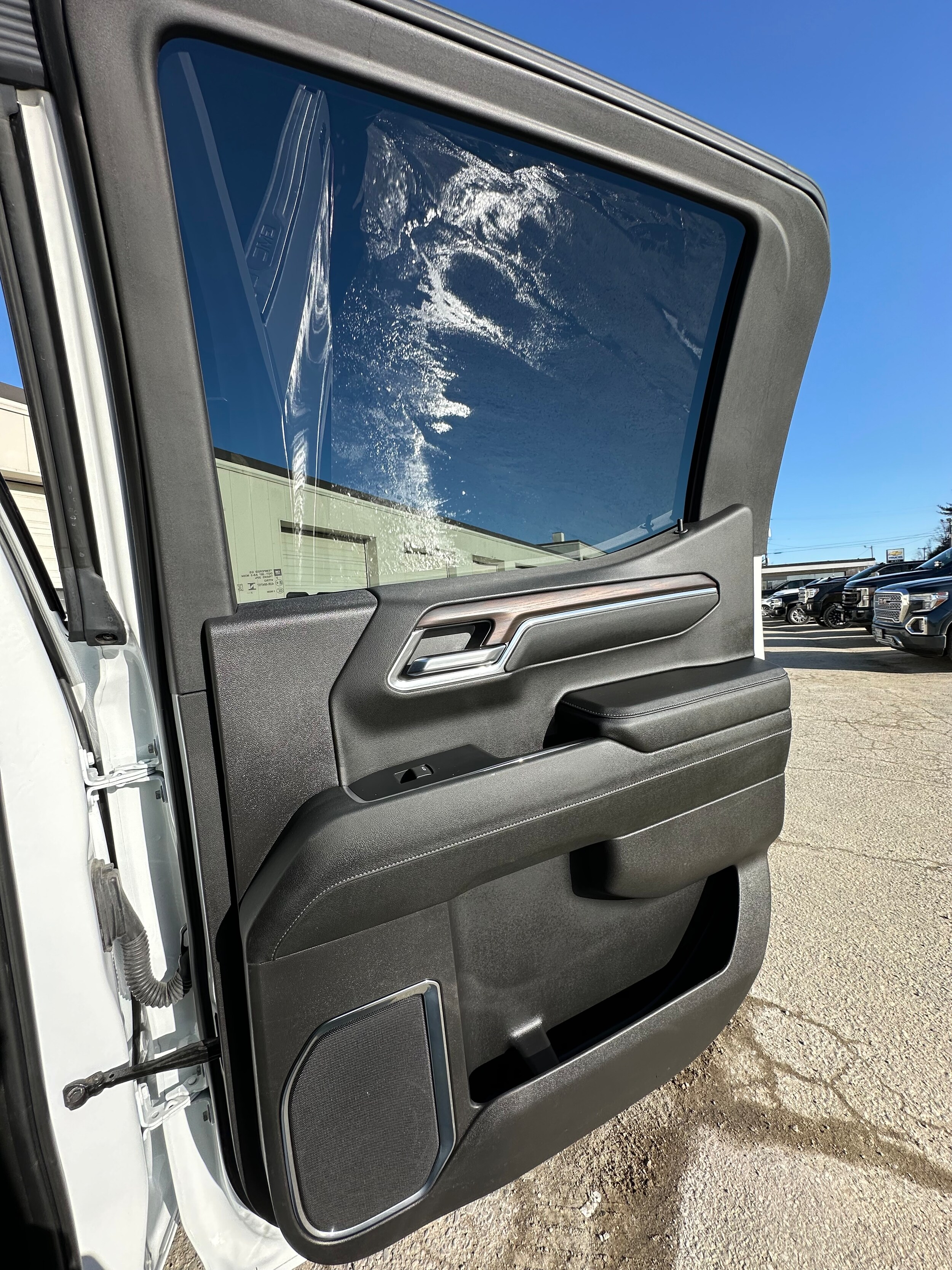 2024 GMC Sierra 1500 SLT - Photo 20