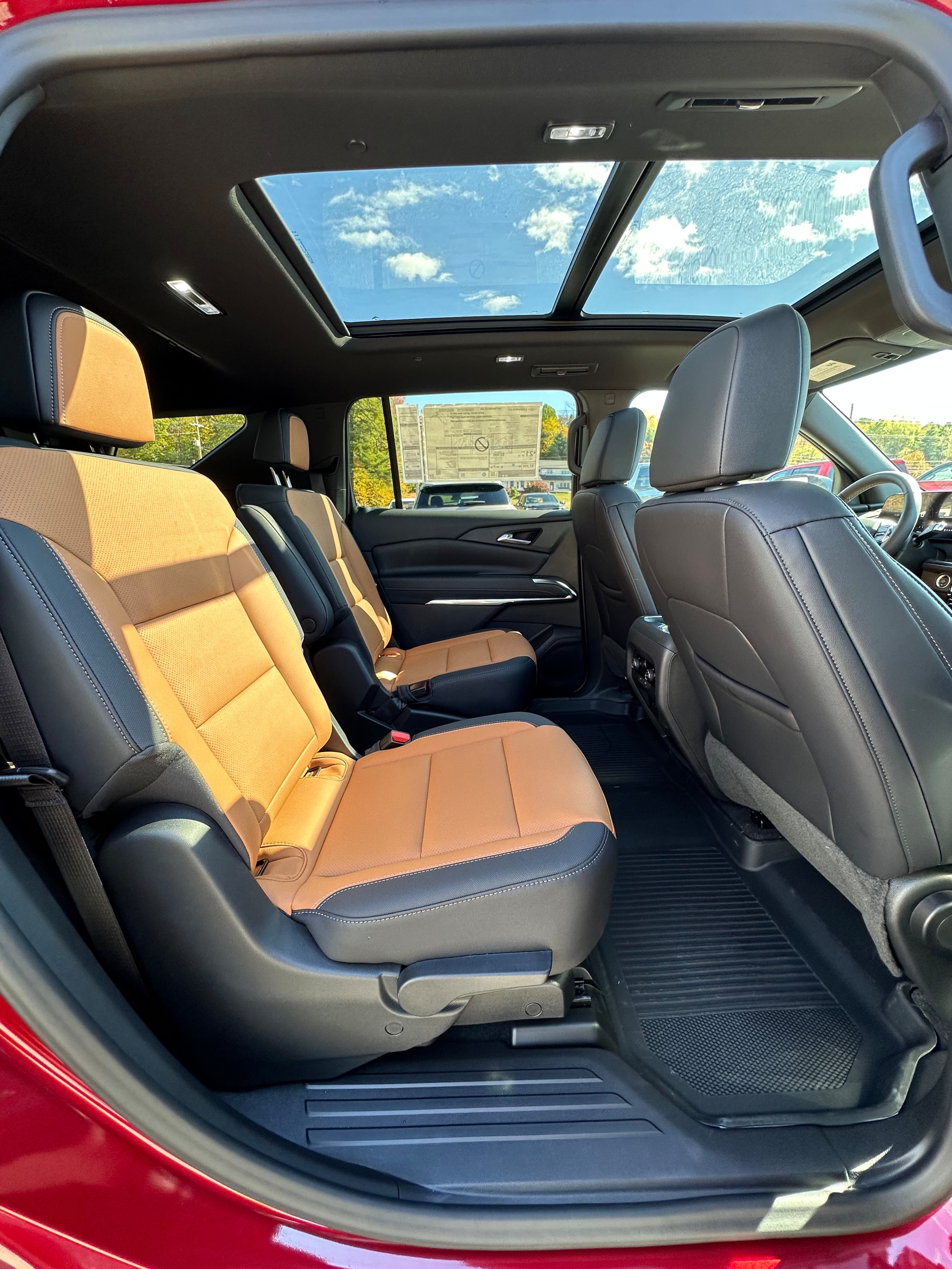 2027 Chevrolet Traverse Z71 - Photo 23