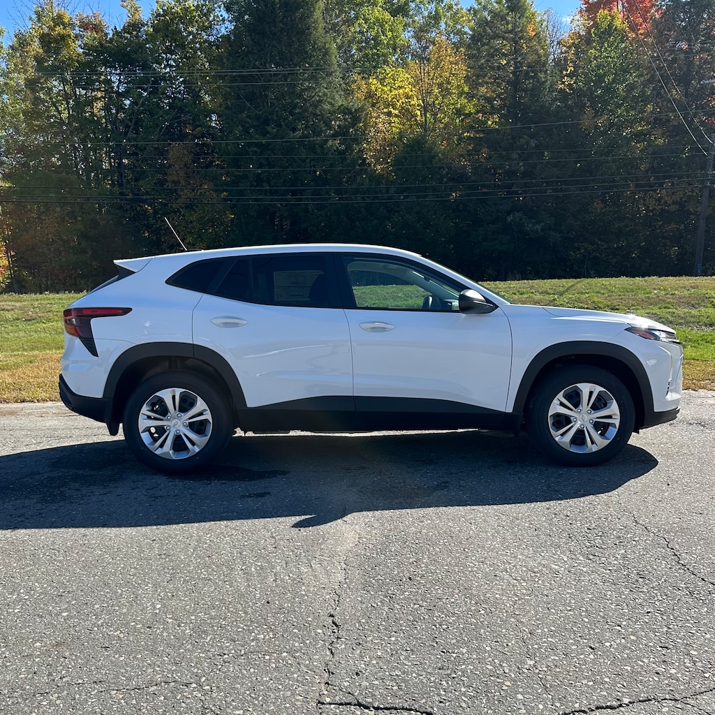 New 2026 Chevrolet Trax LS SUV